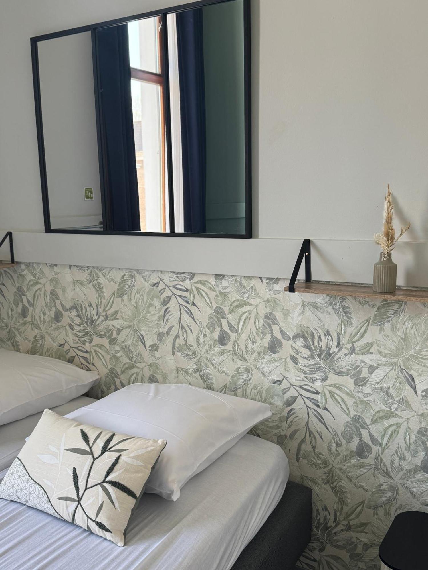 Twin Room,1774493766:JPEG