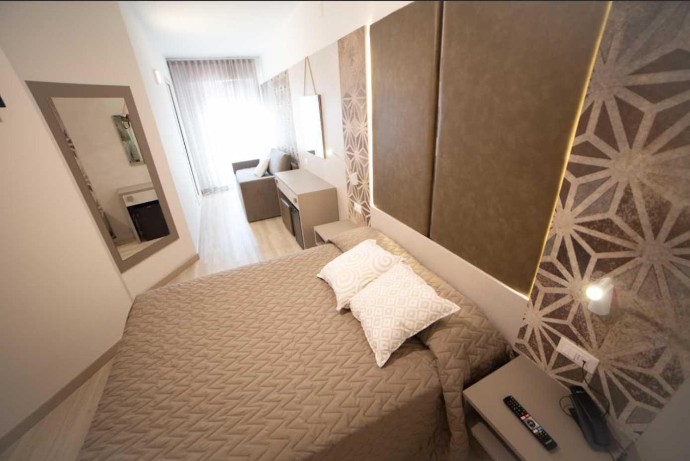 Dreibettzimmer mit Balkon