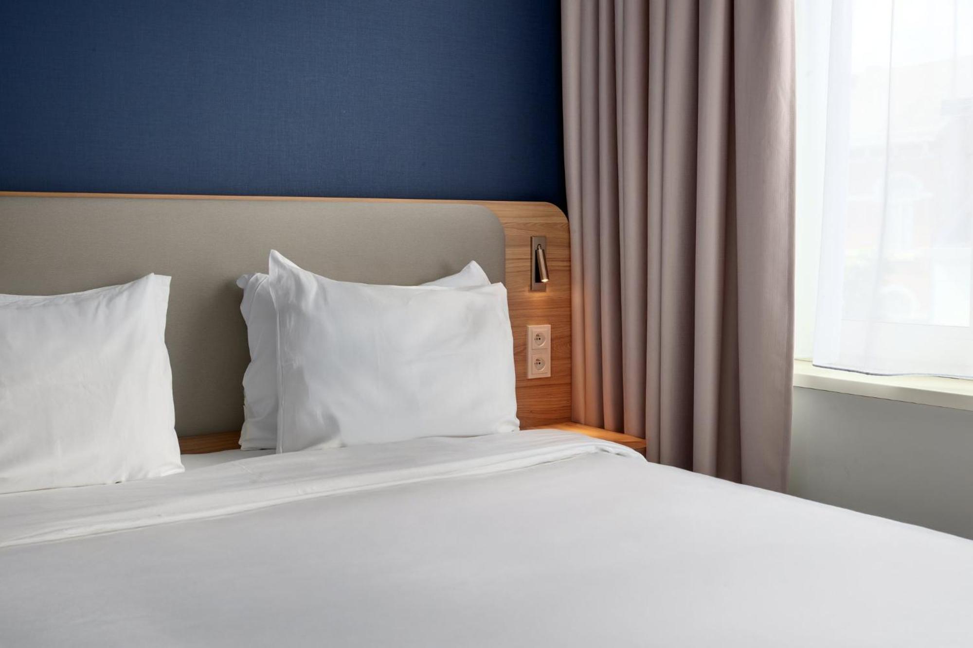 Chambre Lit King-Size Standard - Petit-Déjeuner Gratuit