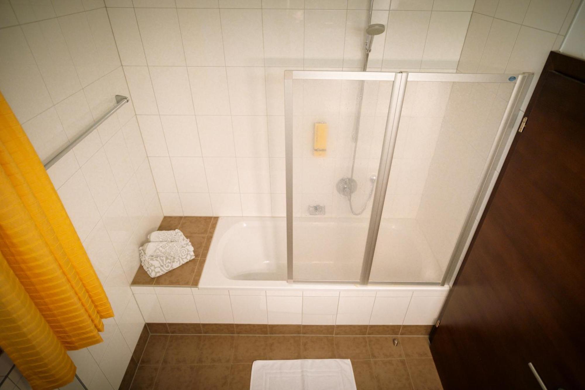One-Bedroom Apartment,1672573304:JPEG