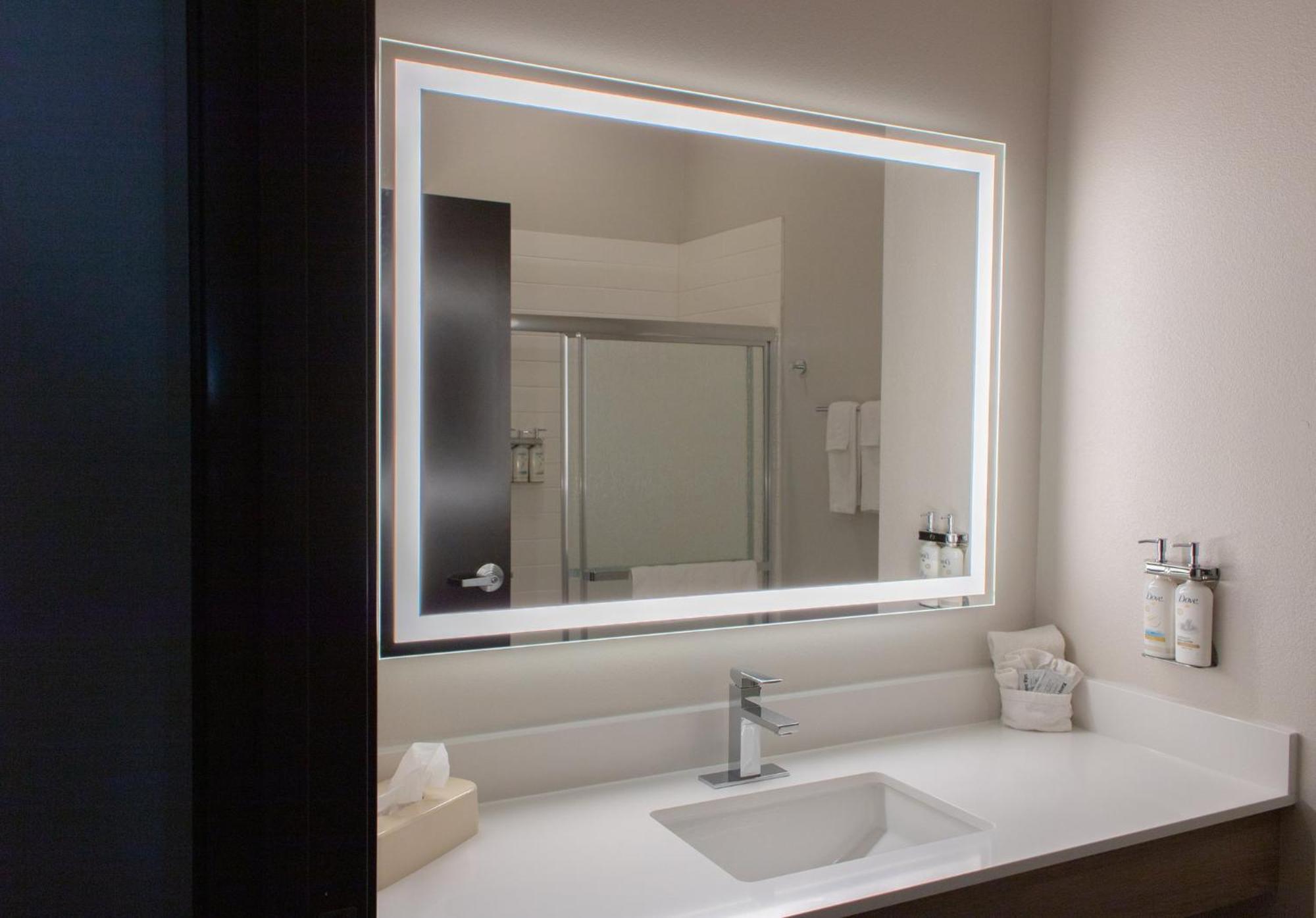 Suite with Two Queen Beds - Communications Accessible