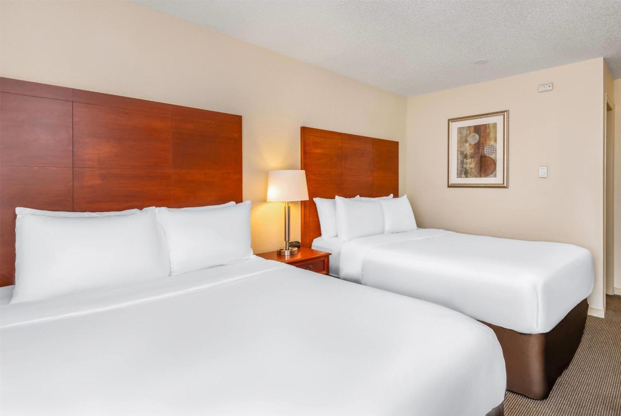 Chambre avec 2 Lits Queen-Size - Vue sur Piscine - Non-Fumeurs