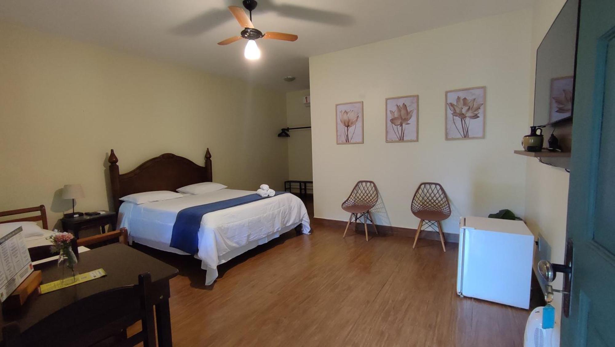 Quarto Duplo com Banheira de Hidromassagem