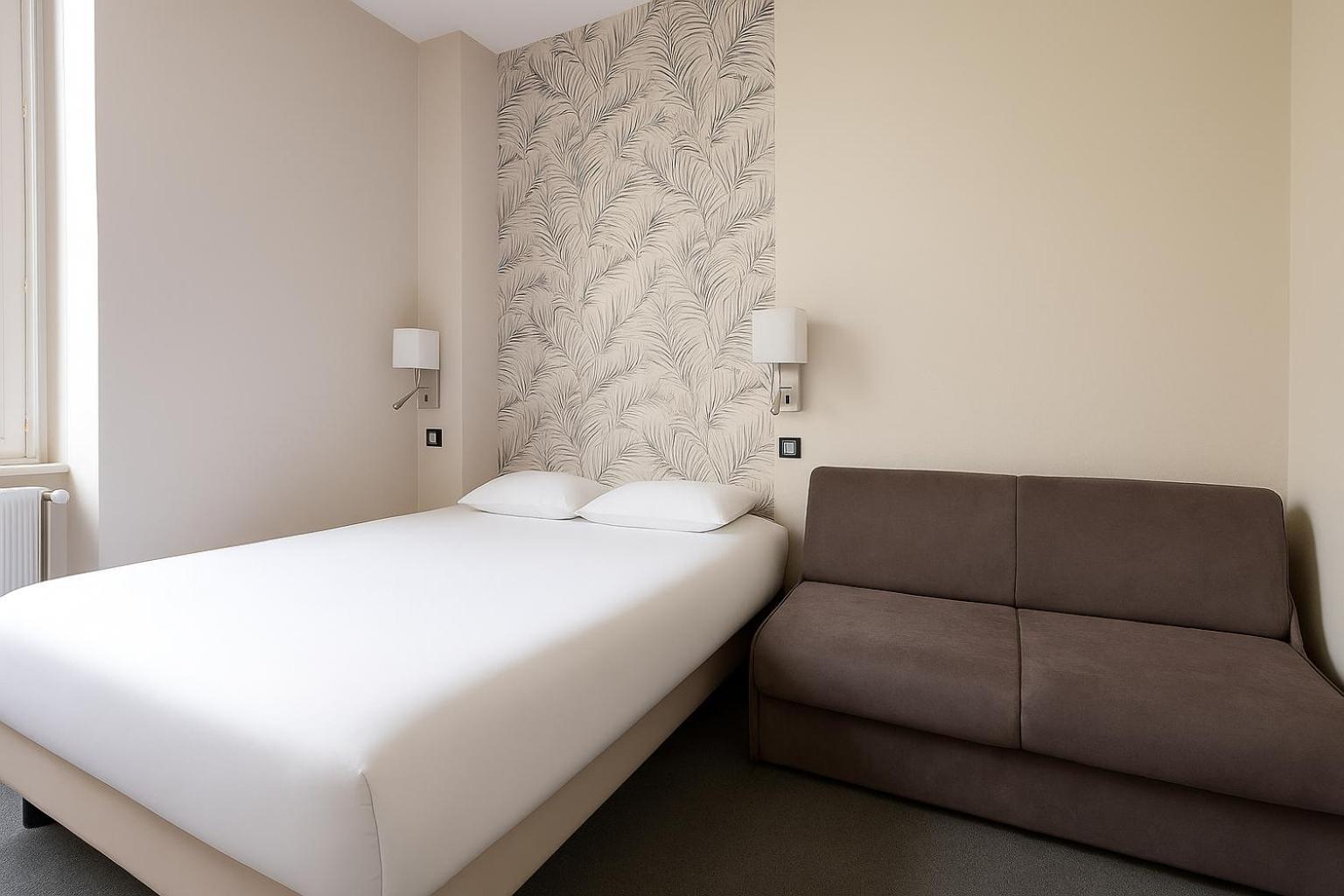 Kamer met Tweepersoonsbed en 1 Eenpersoonsbank