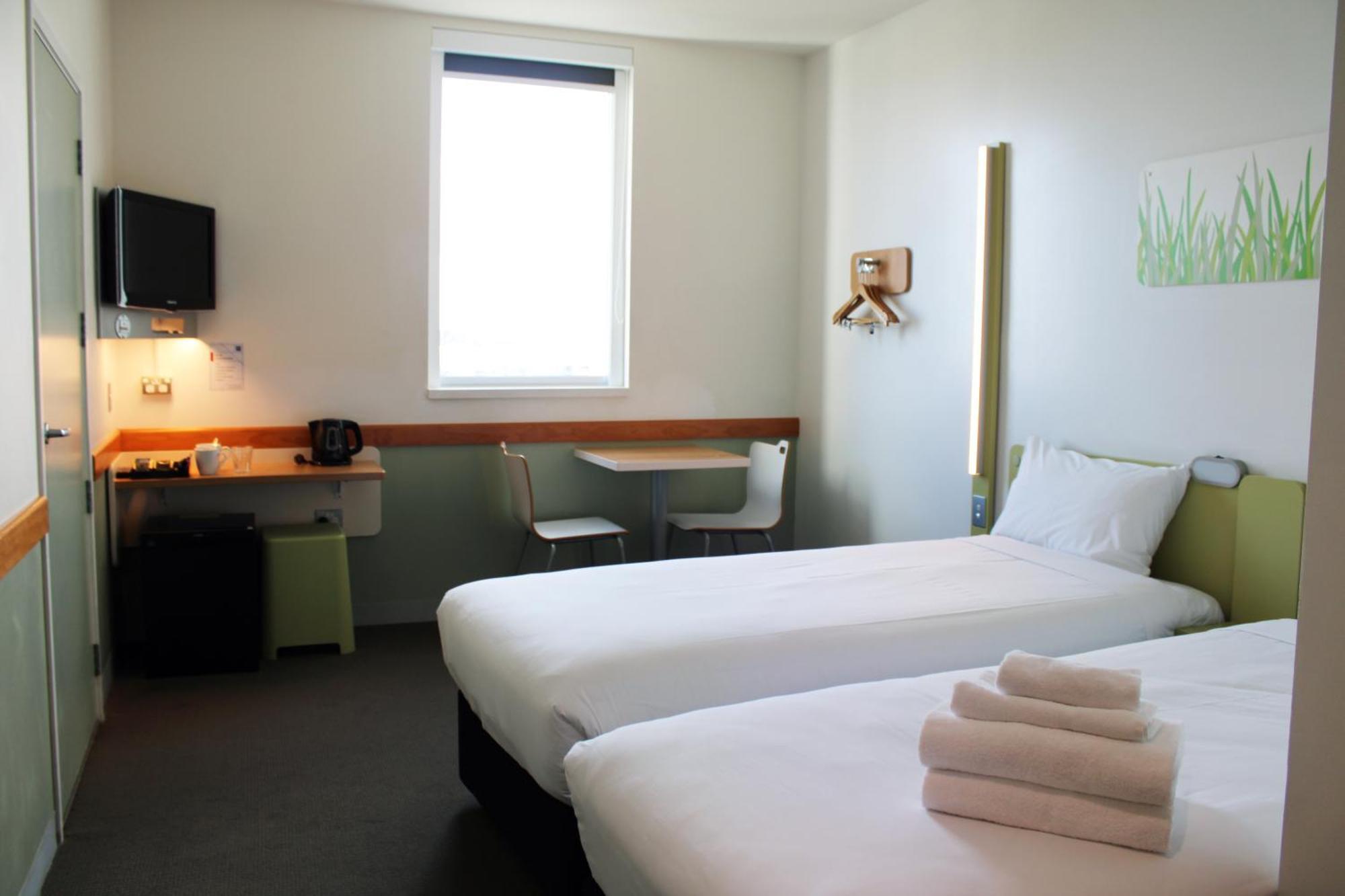 Standard Room with 2 Single Beds