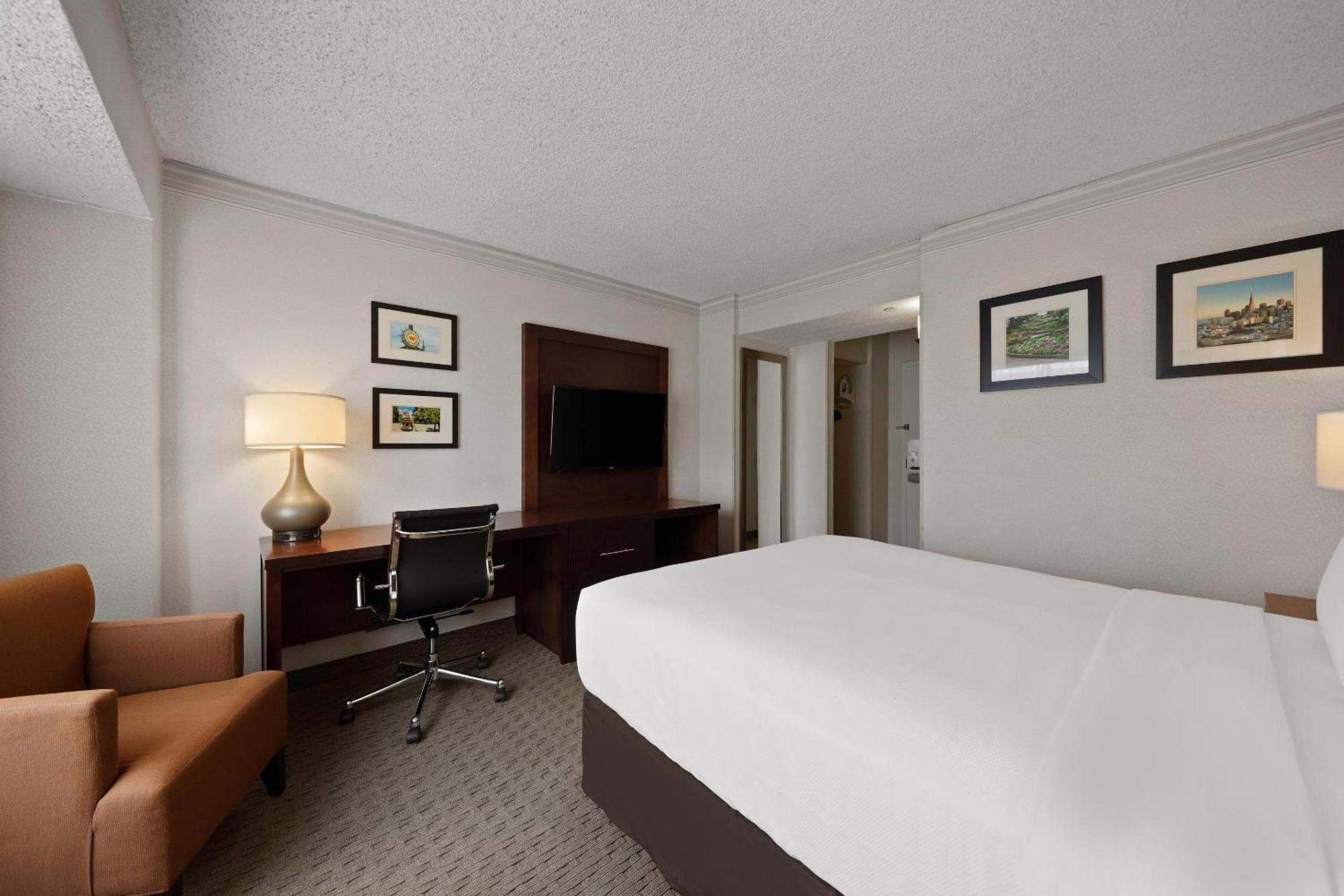 Chambre Lit Queen-Size – Étage Supérieur – Non-Fumeurs