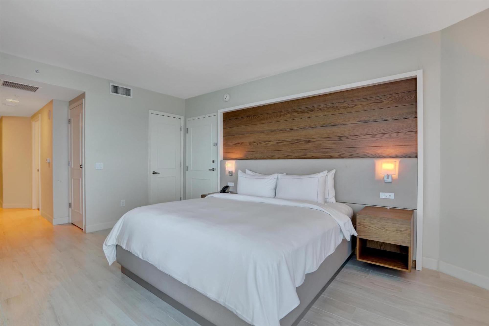 Suíte Júnior com Cama King-size e Vista do Mar - Acessível para Hóspedes com Capacidade Auditiva Reduzida