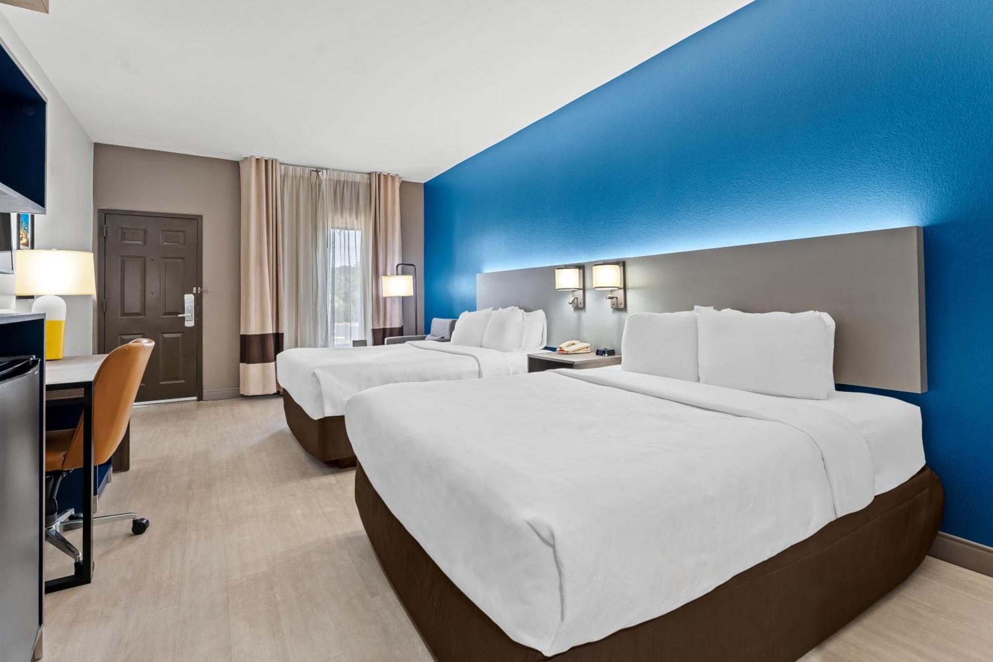 Queen Room with Two Queen Beds - Non-Smoking