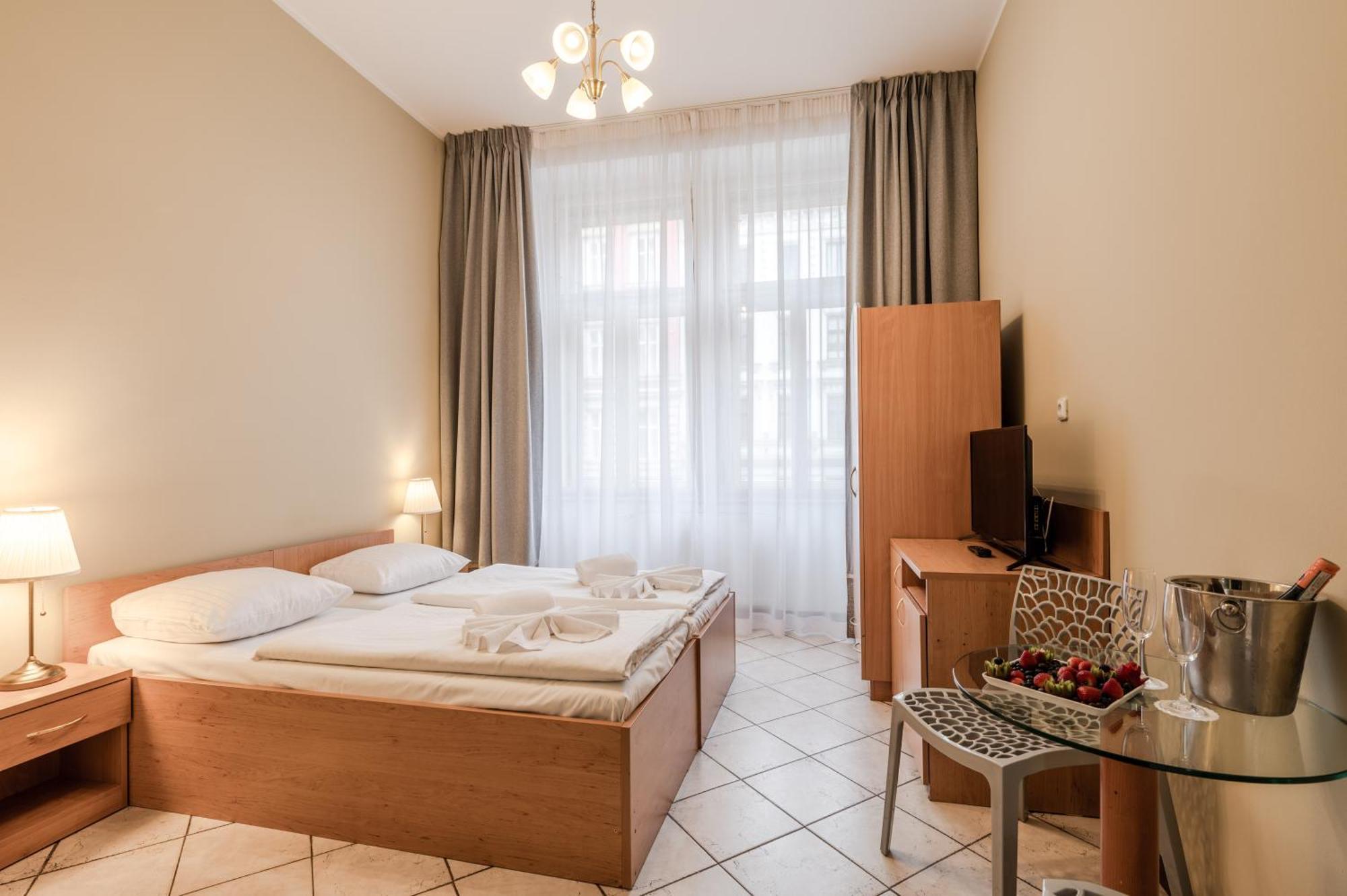 Chambre Double ou Lits Jumeaux avec Salle de Bains Privative
