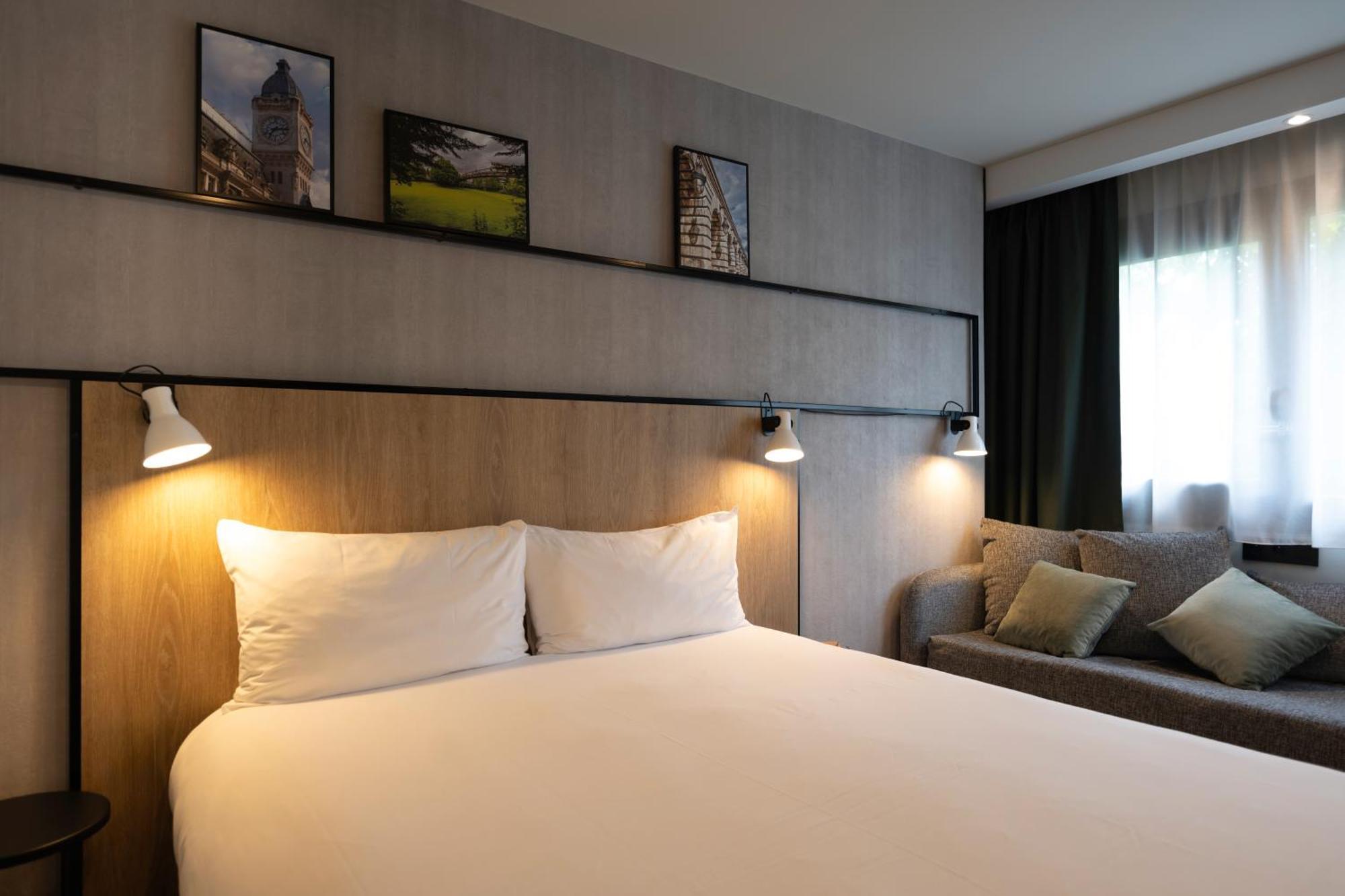 Chambre Triple avec 1 Lit Double et 1 Canapé-Lit