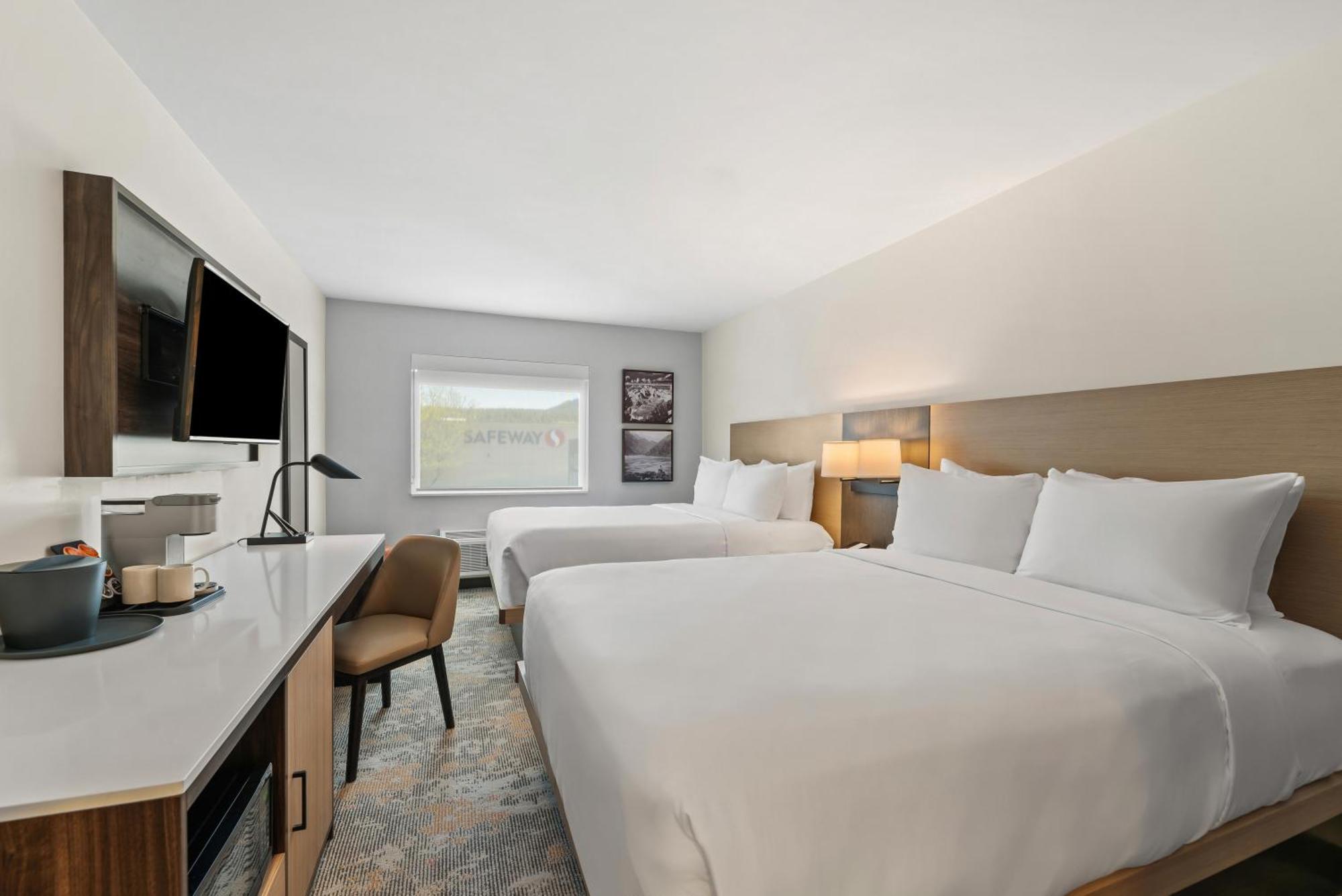 Standard Queen Room with Two Queen Beds - Non Smoking,1682952515:JPEG