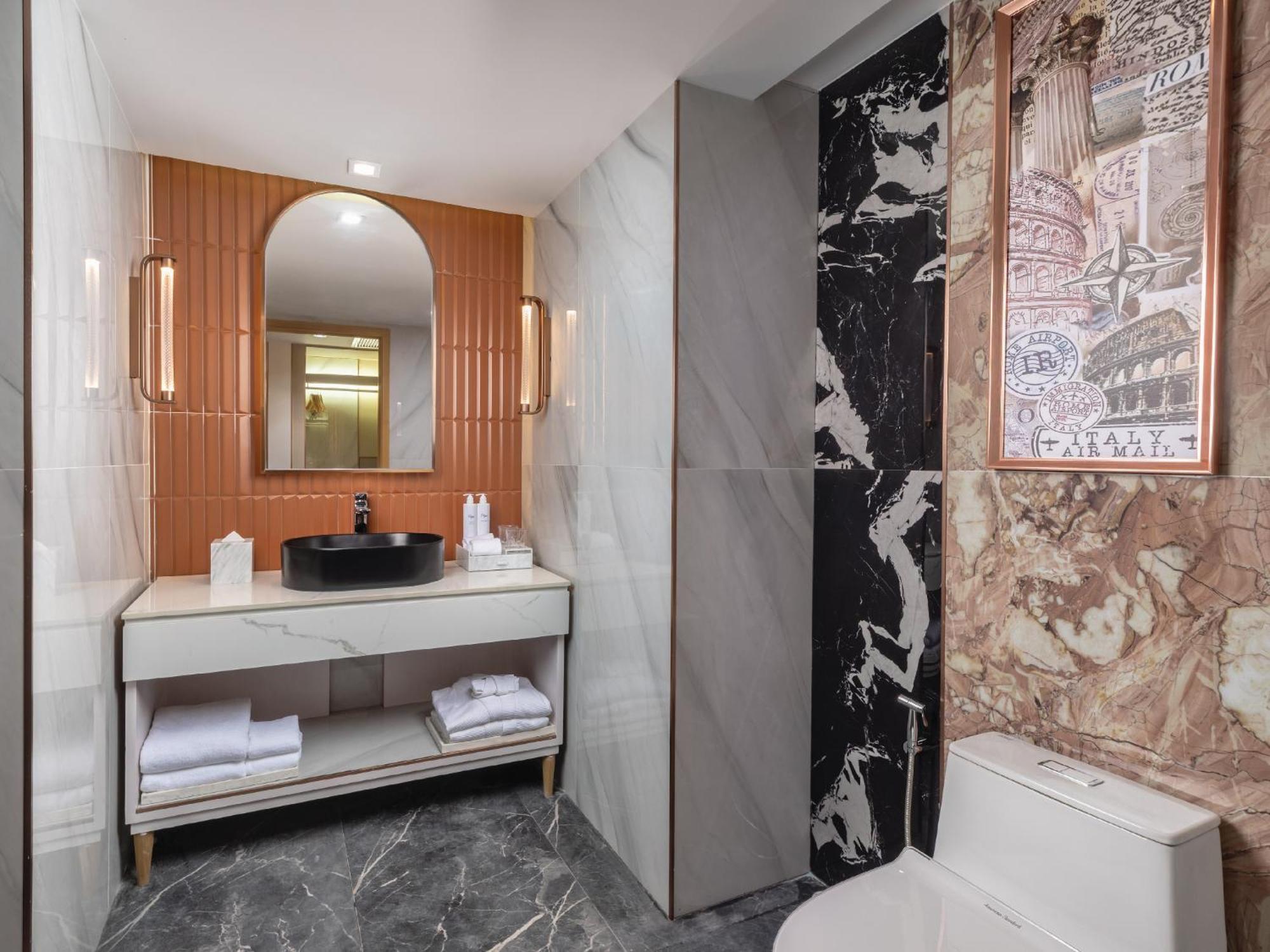 Doppeldusche mit Kingsize-Bett und Club-Vorteil