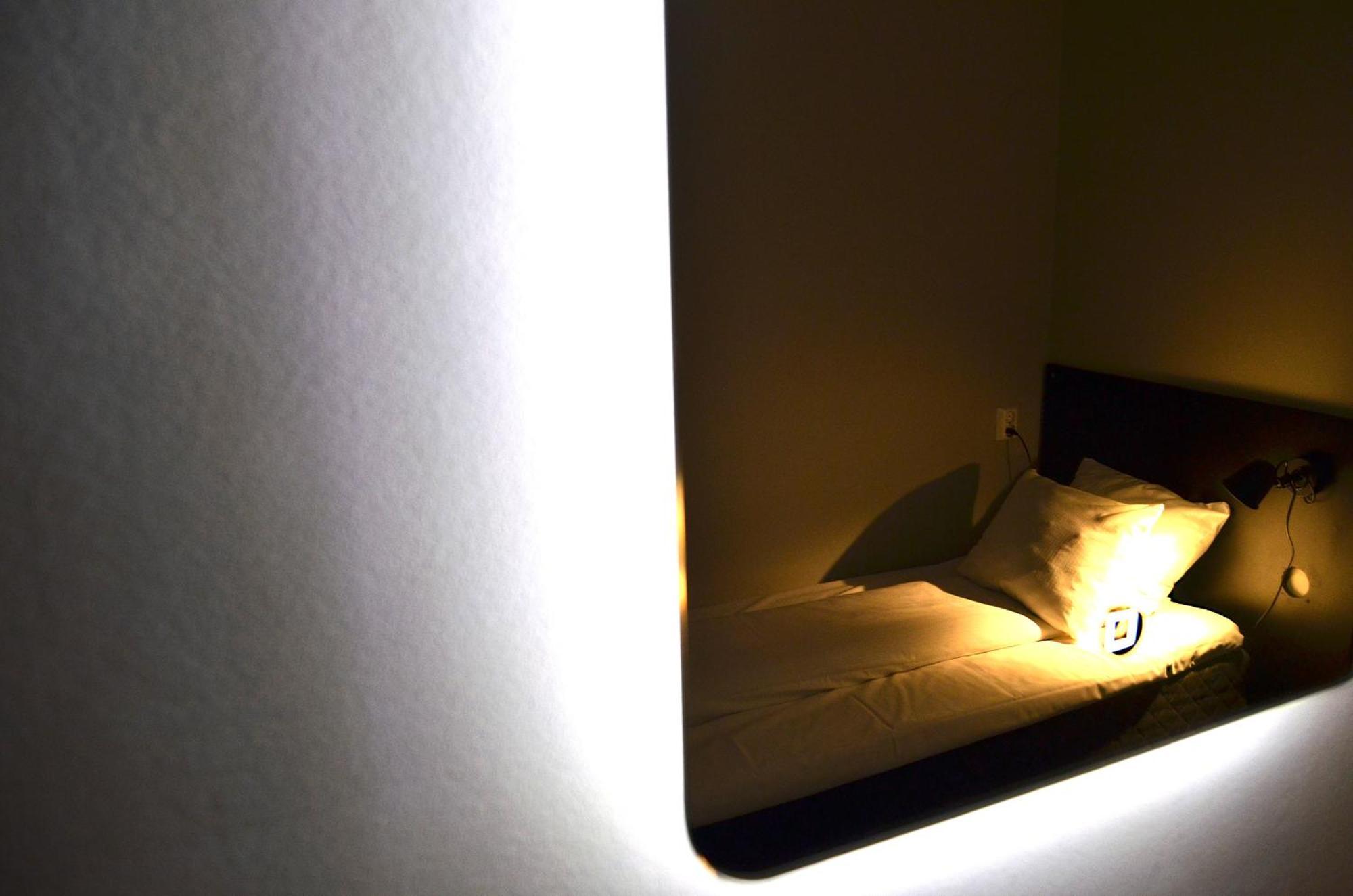 Eenpersoonskamer met Gedeelde Douche en Toilet - Geen Raam