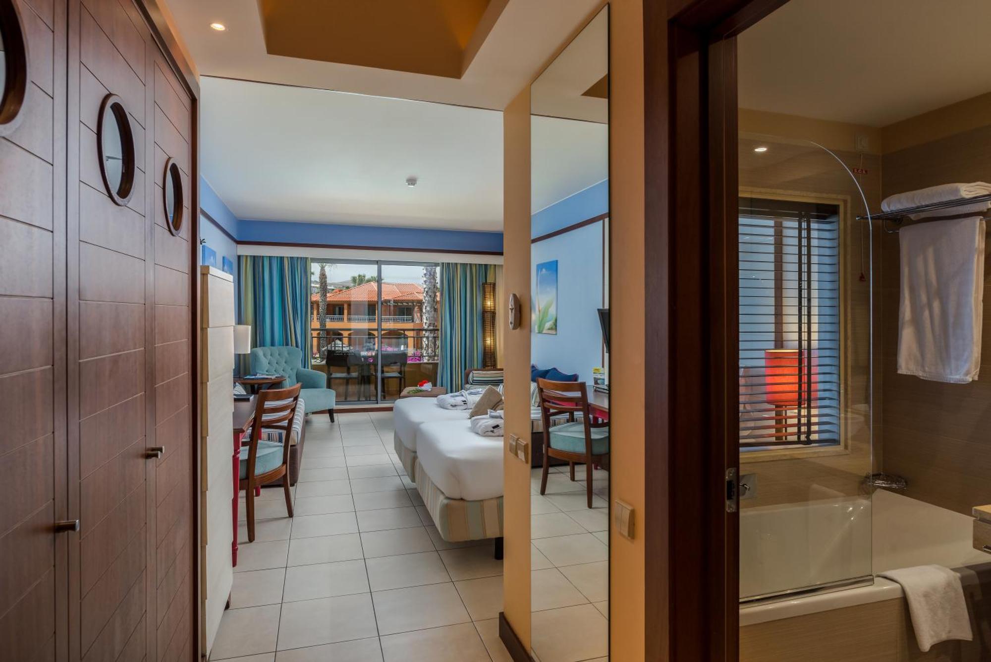 Doppelzimmer mit Poolblick