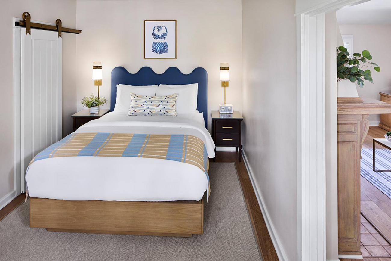 Signature Queen Suite + Sofa Bed,1687457832:JPEG