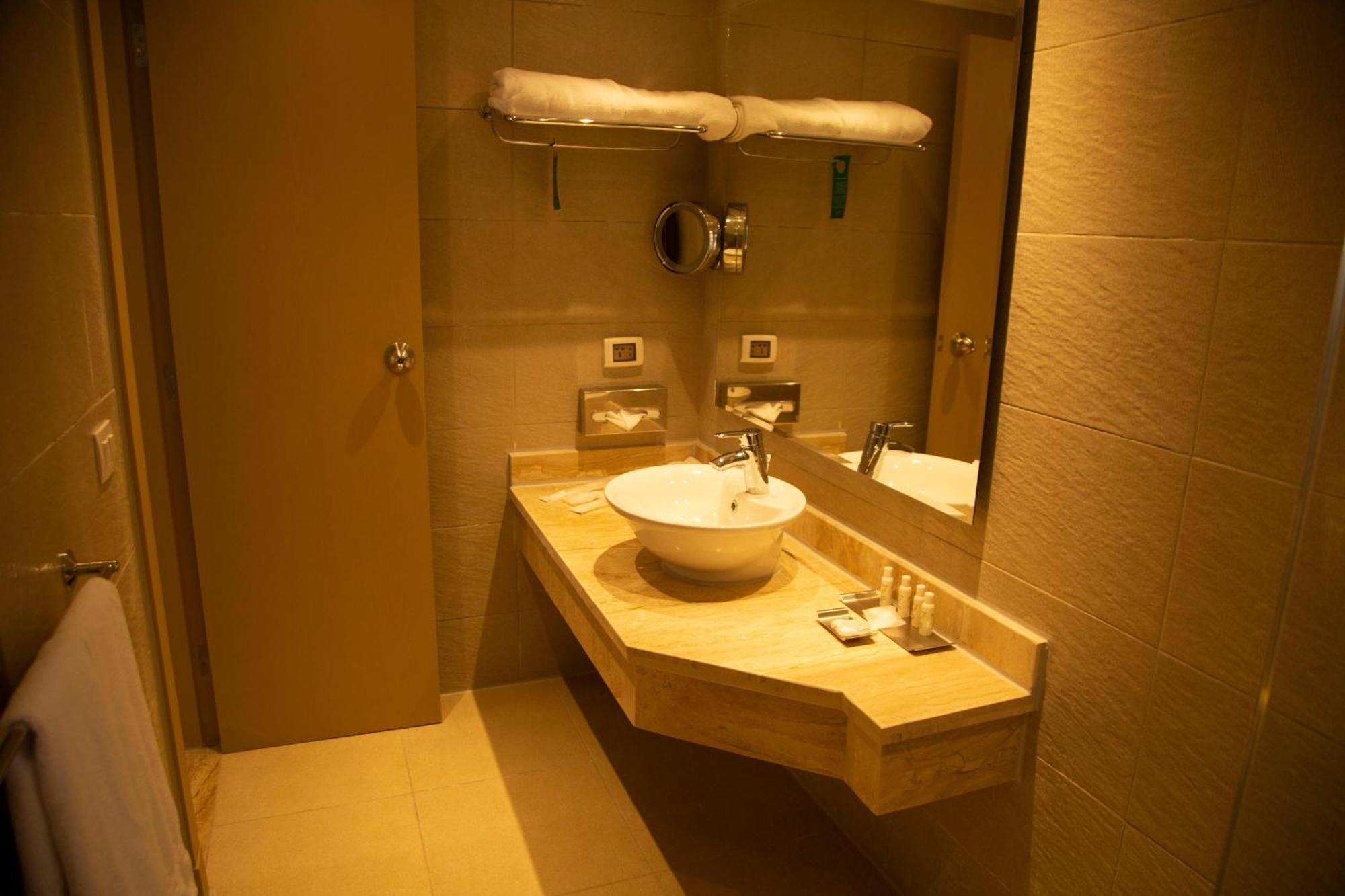 Quarto Queen com Vista Jardim