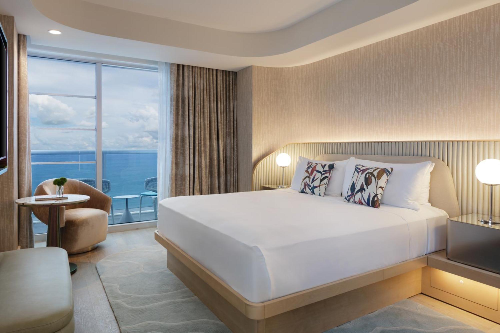 One-Bedroom King Room Balcony Panoramic Ocean View,1698079794:JPEG