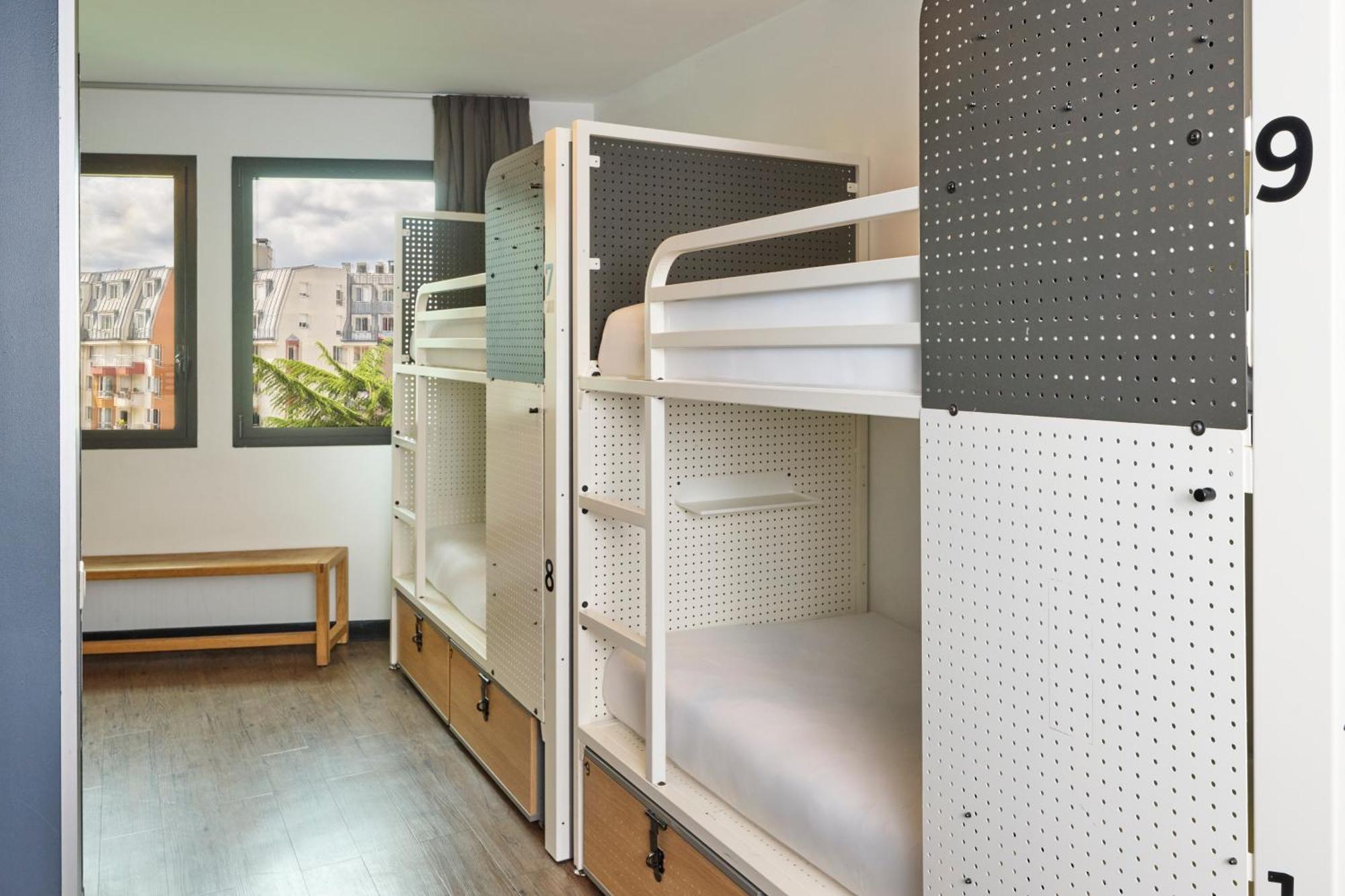 Bed in een Gemengde Slaapzaal met 10 Bedden