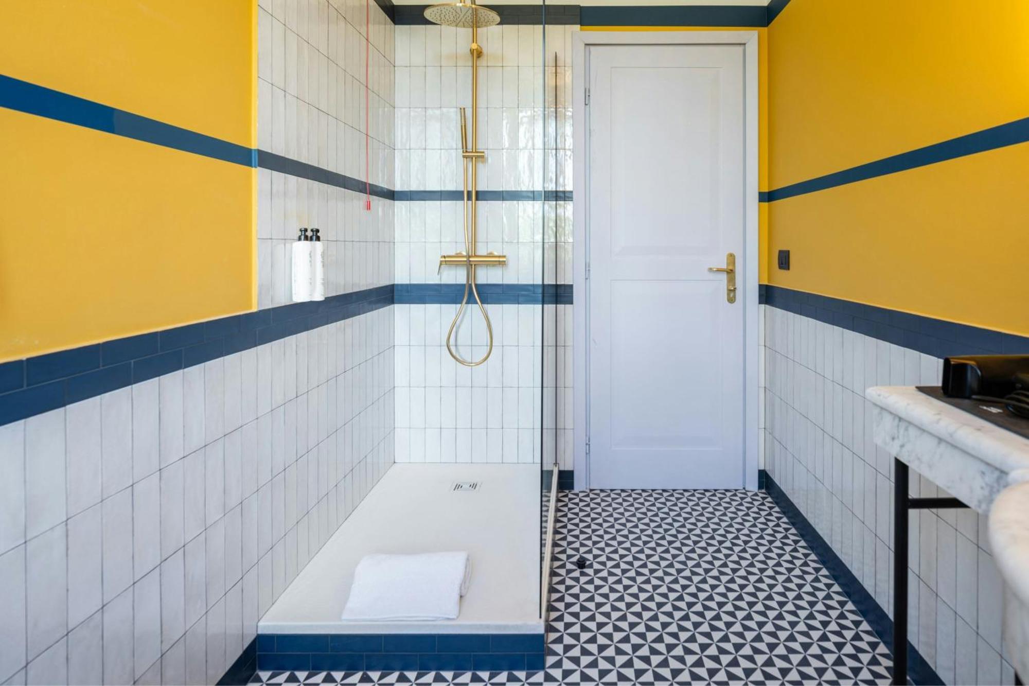 Deluxe King Room with Garden View,1690933632:JPEG