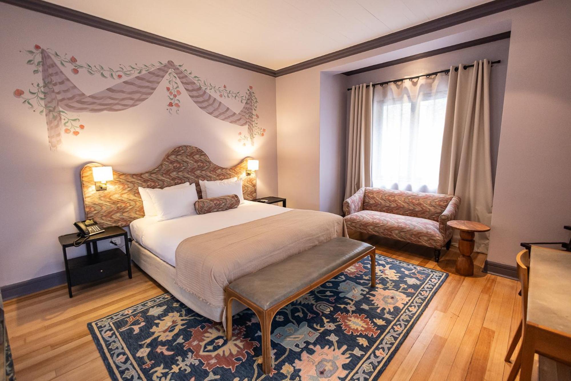Quarto Duplo Deluxe (2 Adultos + 1 Criança)