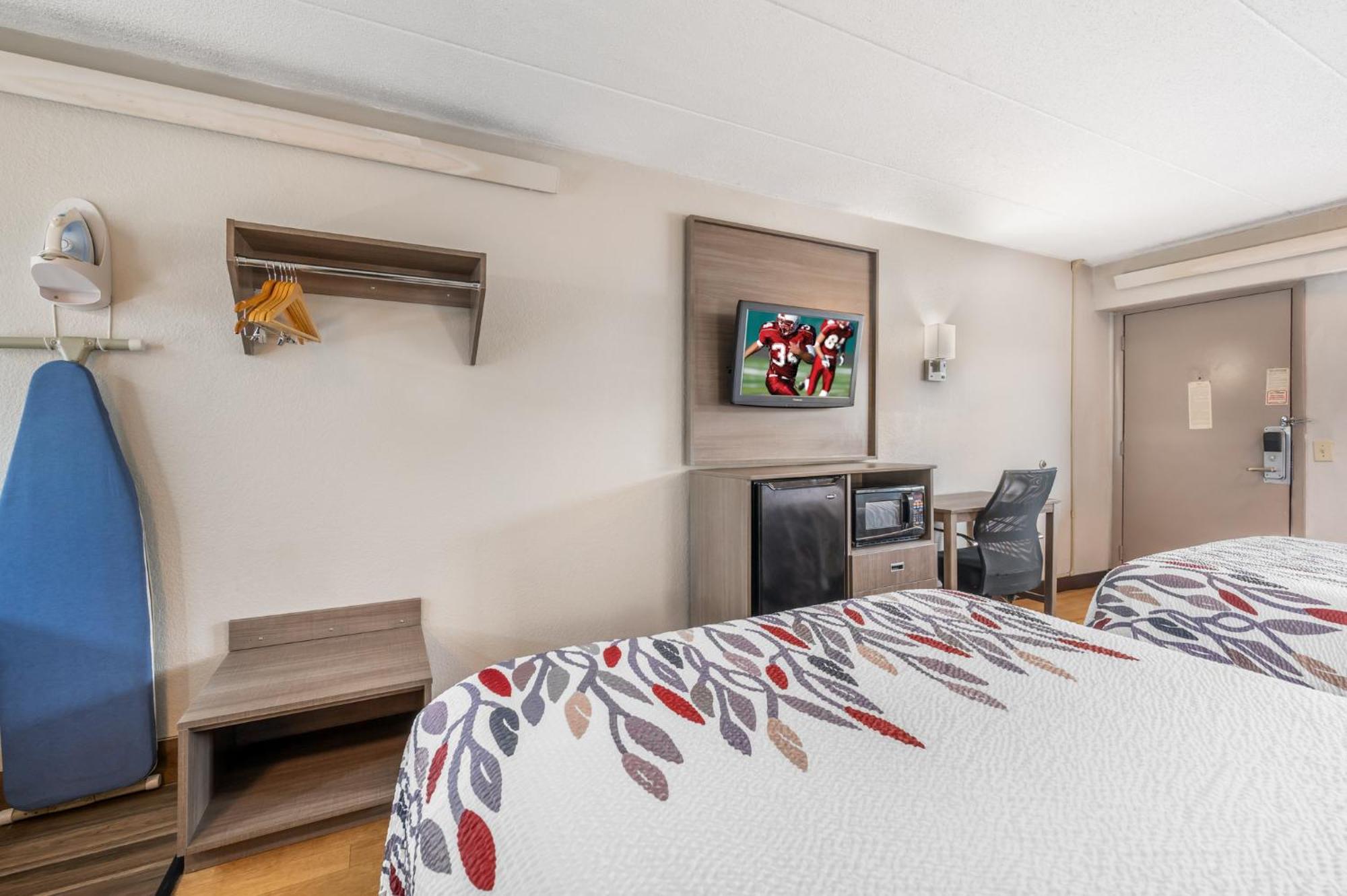 Deluxe Zimmer mit 2 Doppelbetten – Nichtraucher