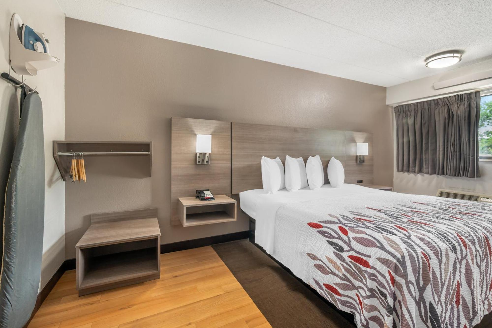 Deluxe Zimmer mit Kingsize-Bett und rollstuhlgerechter Dusche - barrierefrei, Nichtraucher