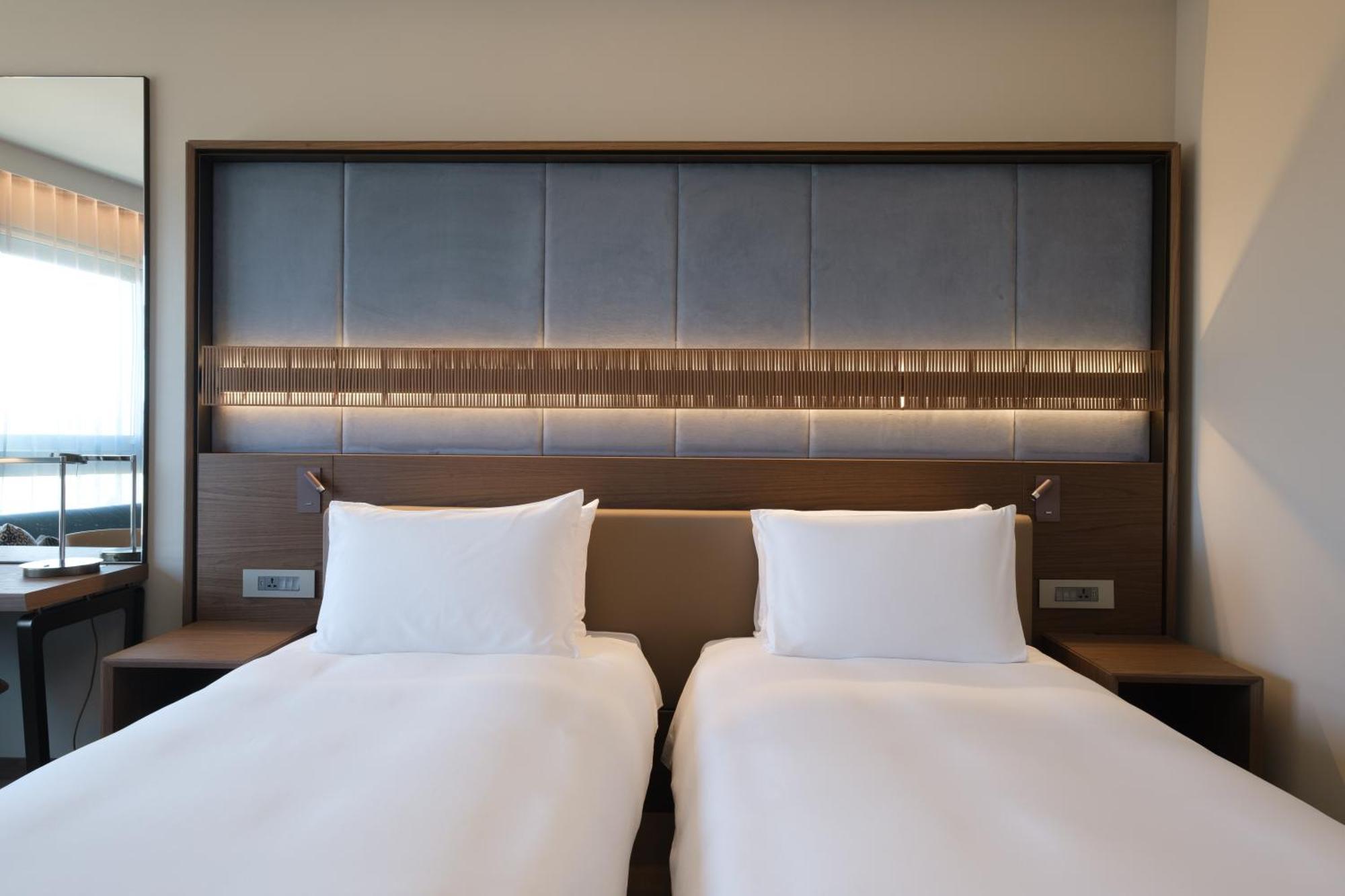 Deluxe Zweibettzimmer mit Balkon und Meerblick – Clubzugang