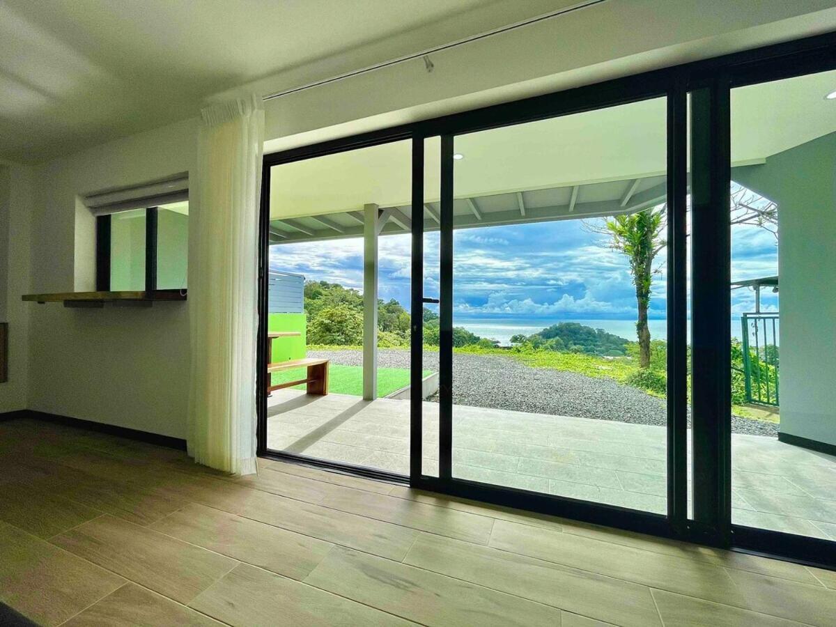 One-Bedroom Apartment with Ocean View