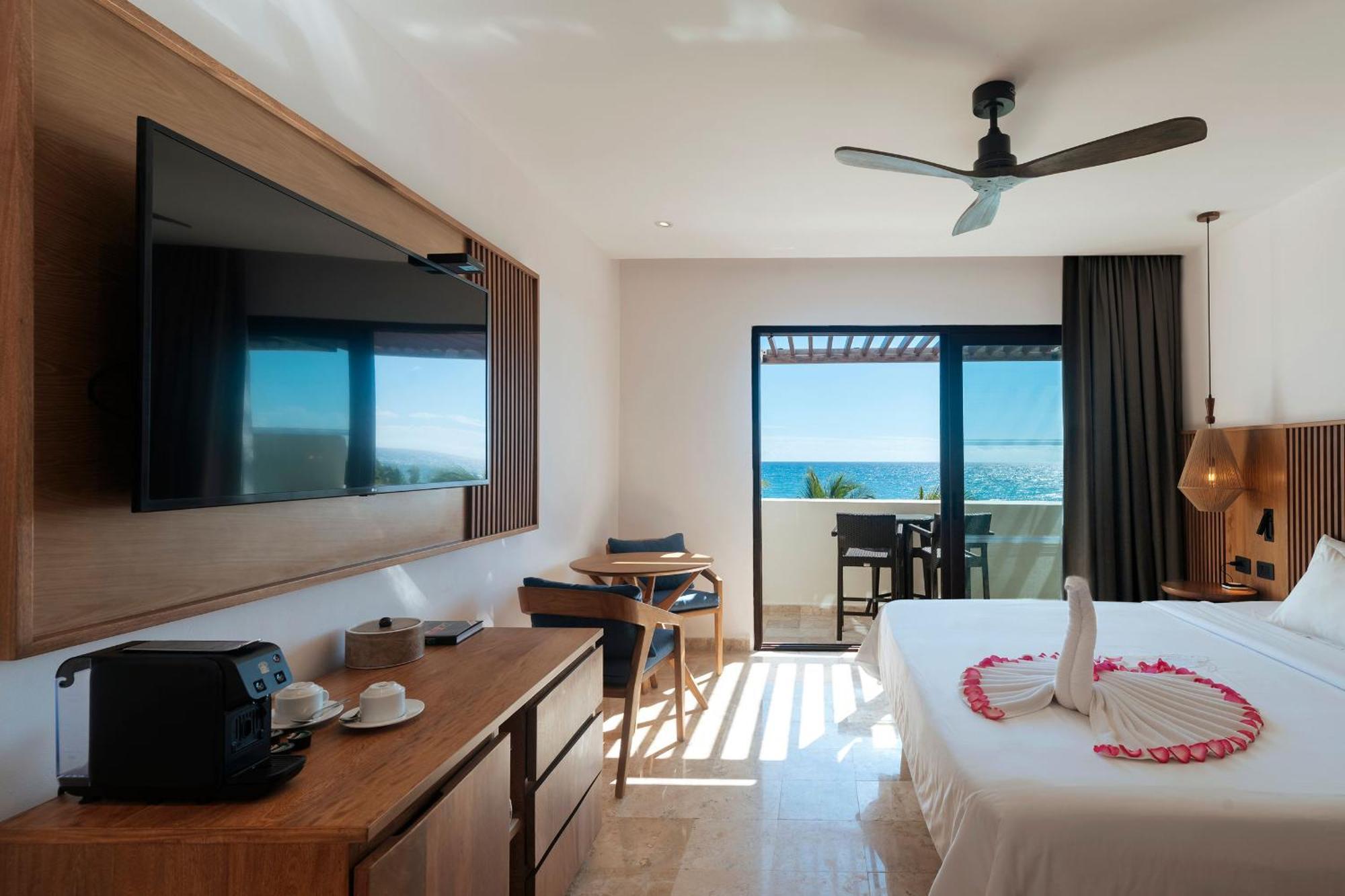 Junior Suite Garden Premium Ocean Front