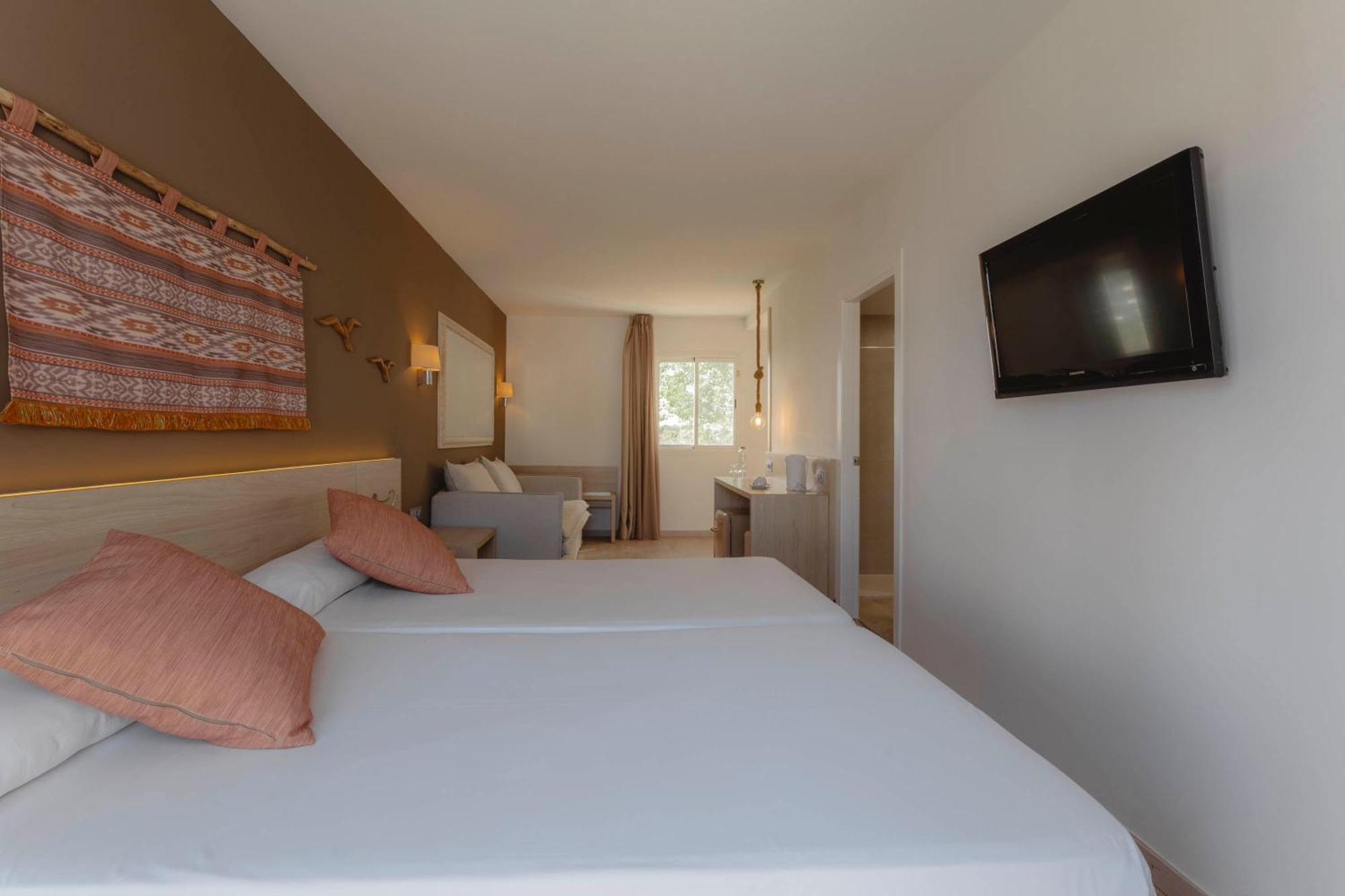 Superior Double Room,1697787973:JPEG