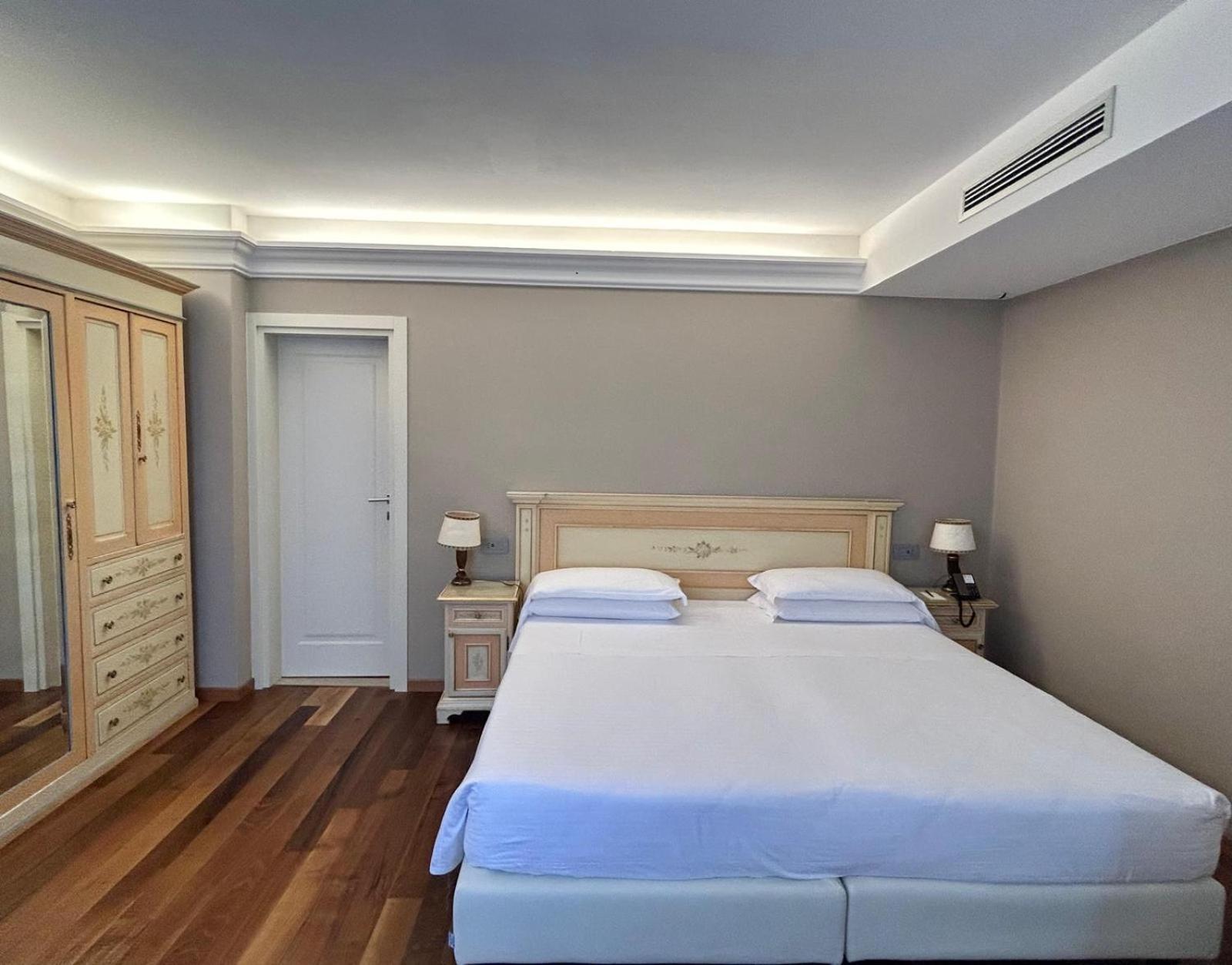 Chambre Double Supérieure - Vue sur Canal