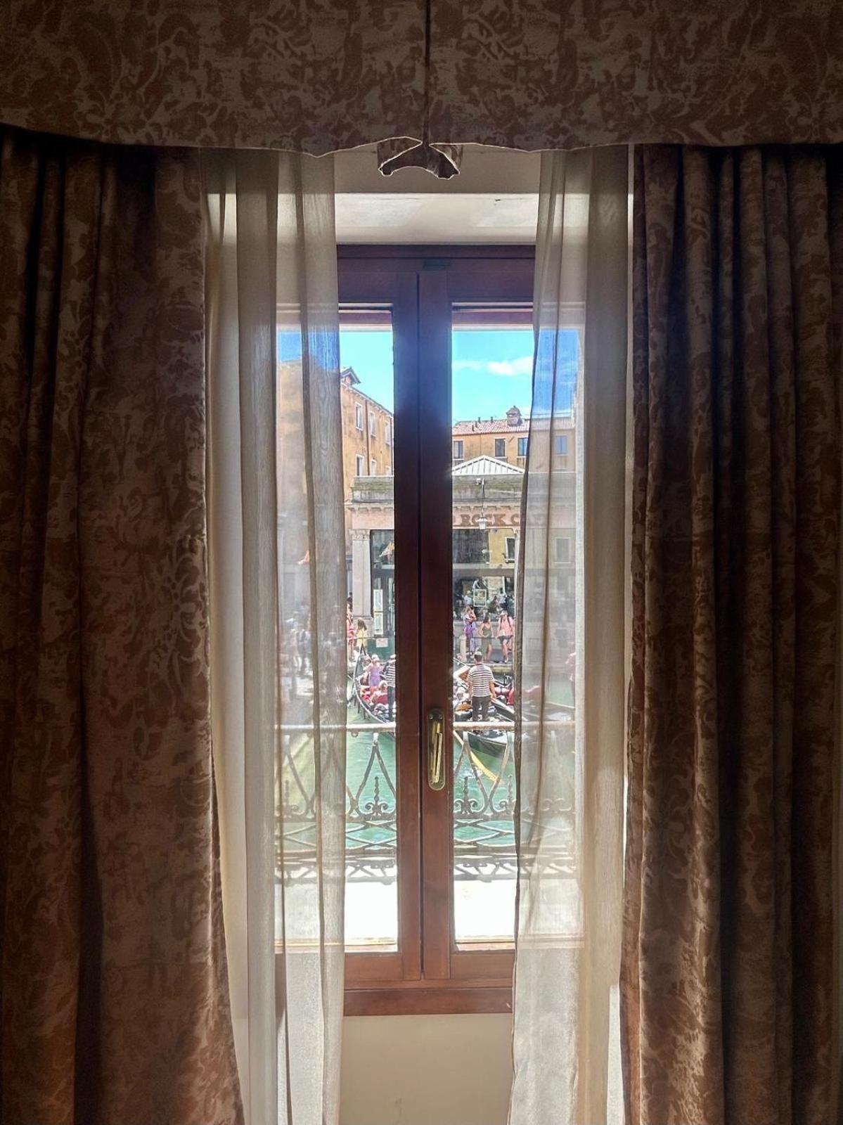 Chambre Double Classique - Vue sur le Canal