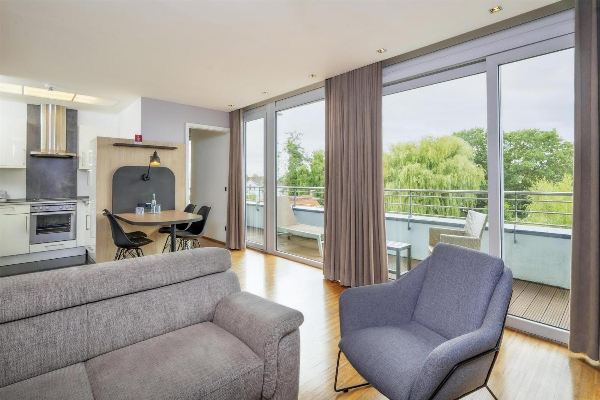 Three-Room Apartment with Double Bed and Balcony - Non-Smoking