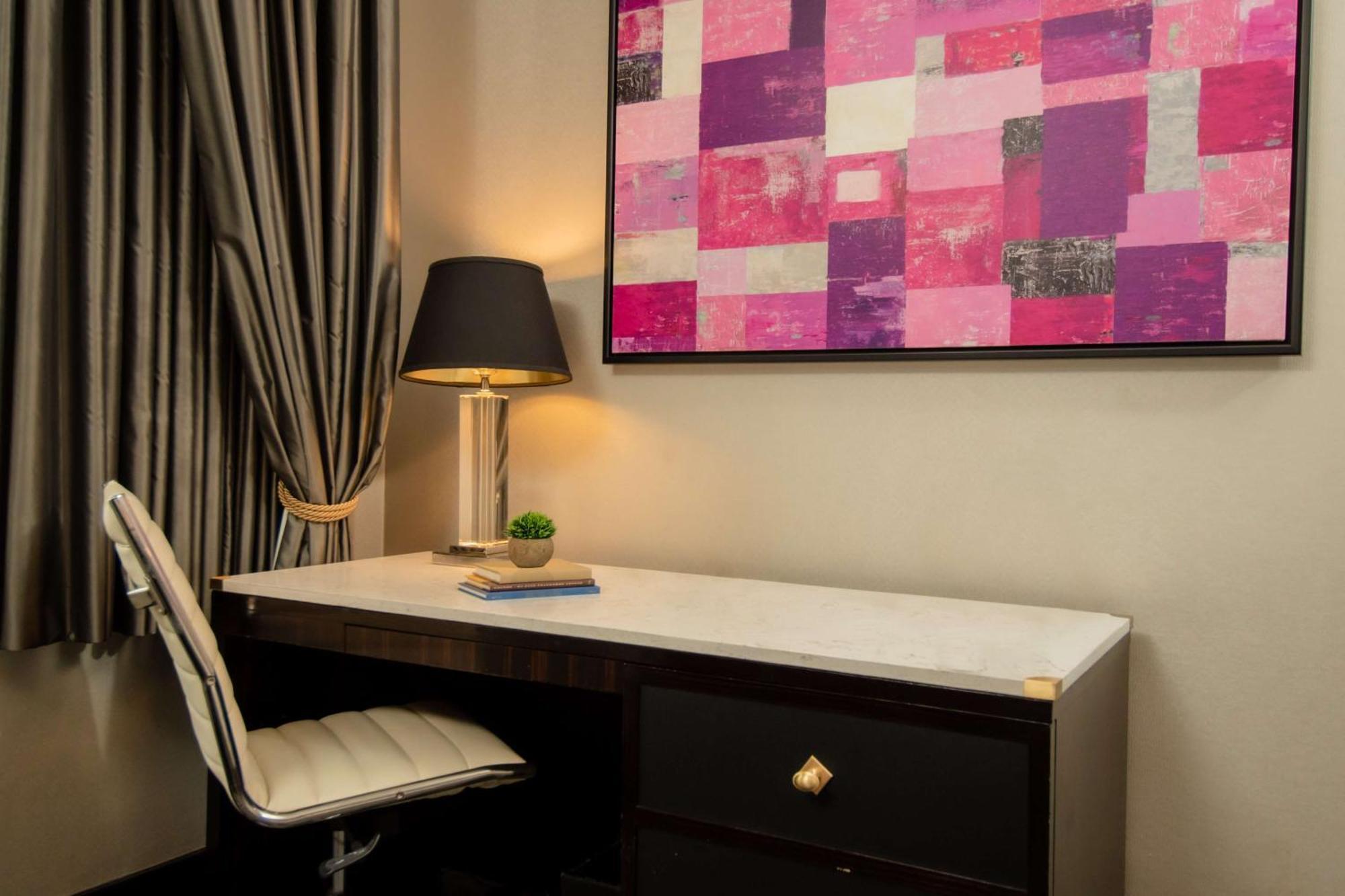 Habitación Deluxe con cama extragrande y bañera - Adaptada para personas con movilidad reducida/discapacidad auditiva