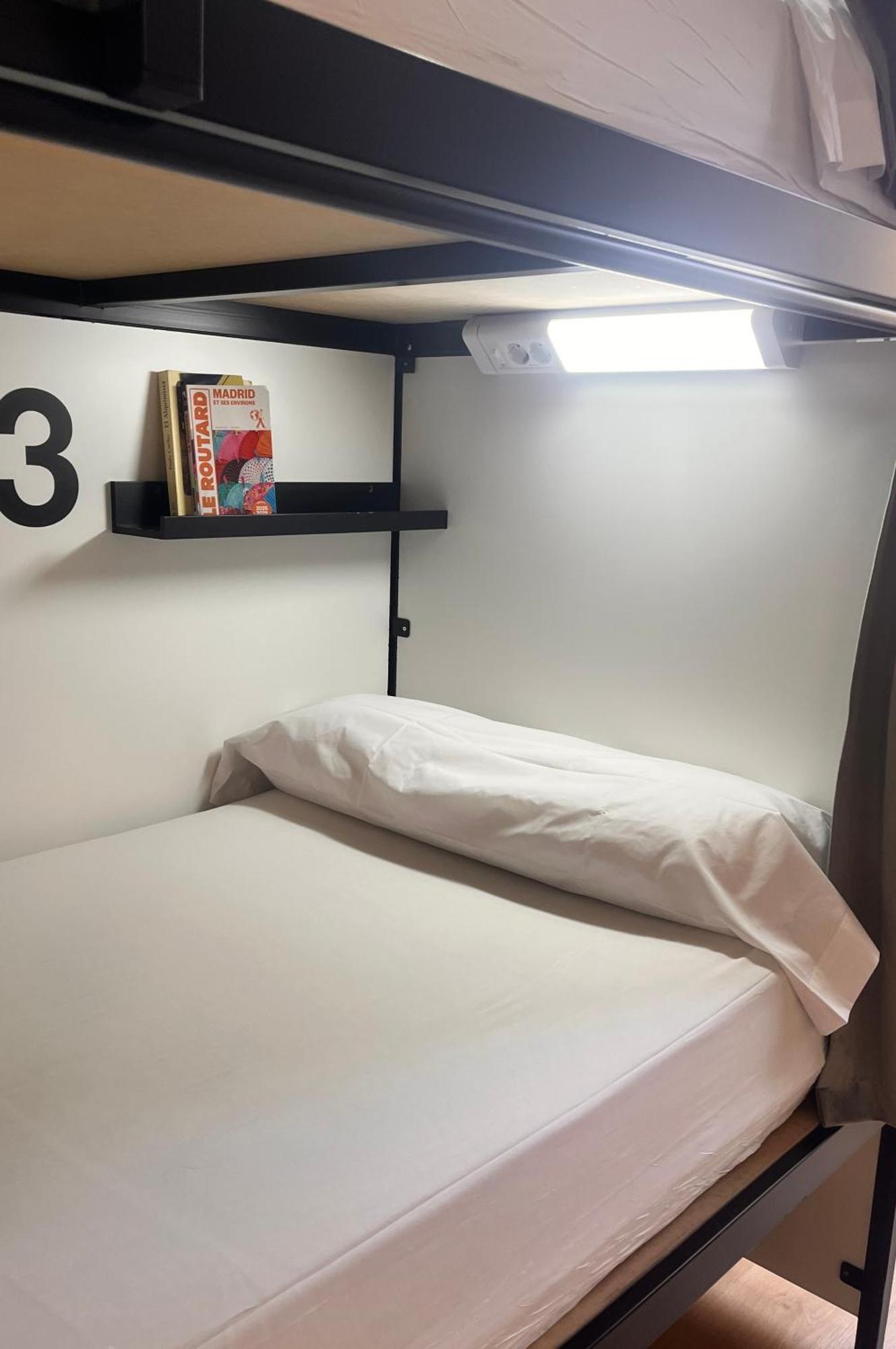 Lit Simple dans Dortoir de 4 Lits