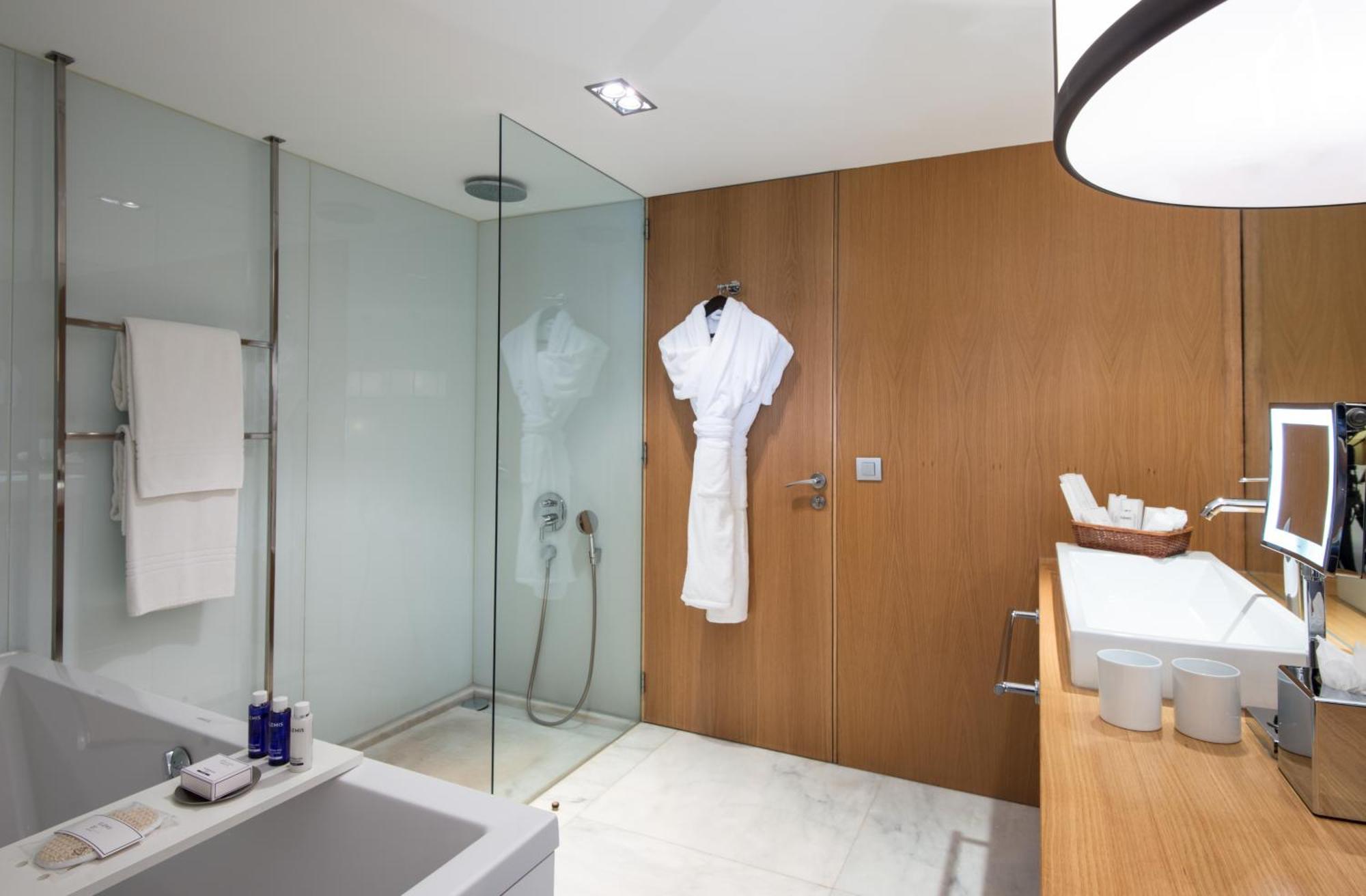 Junior Suite met Kingsize Bed, Balkon en Uitzicht op de Golfbaan