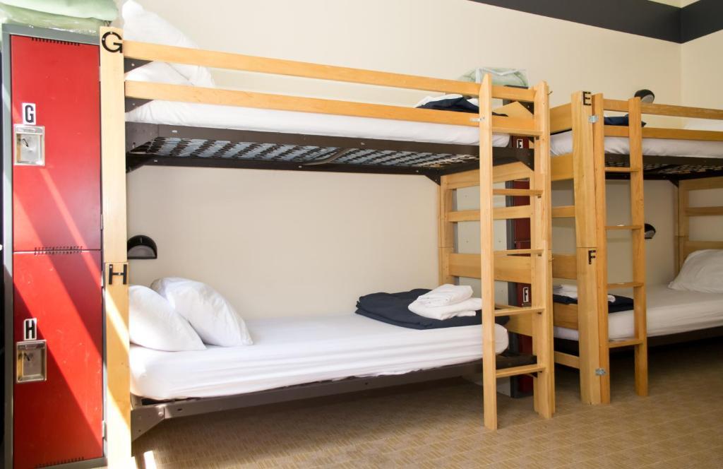 Bed in Men's 8-Bed Dorm Ensuite,780464997:JPEG