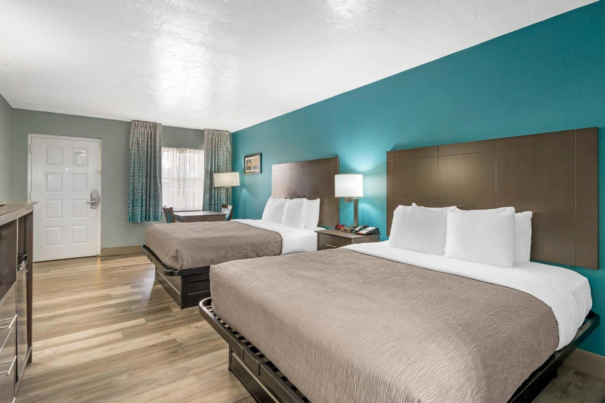 Superior Queen Room with Two Queen Beds - Non-Smoking,1703566808:JPEG