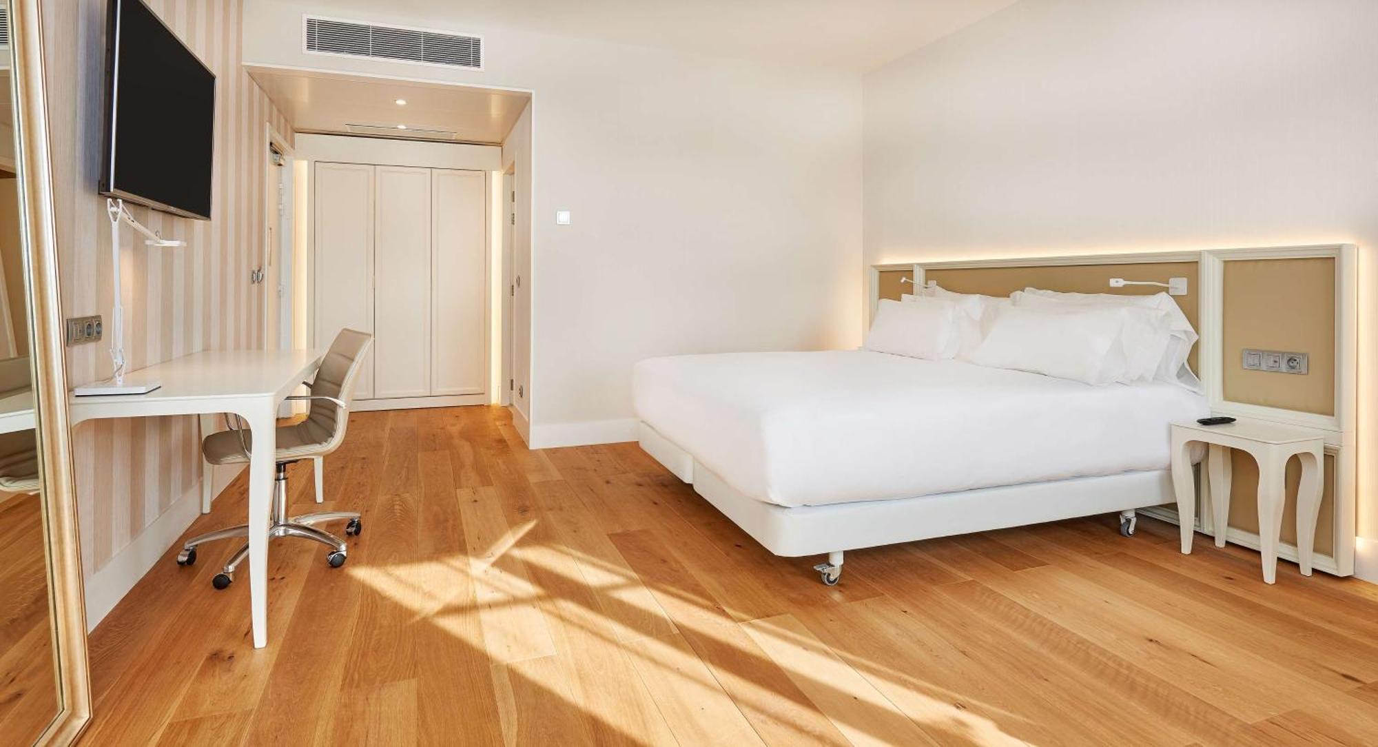 Deluxe Room with Extra Bed