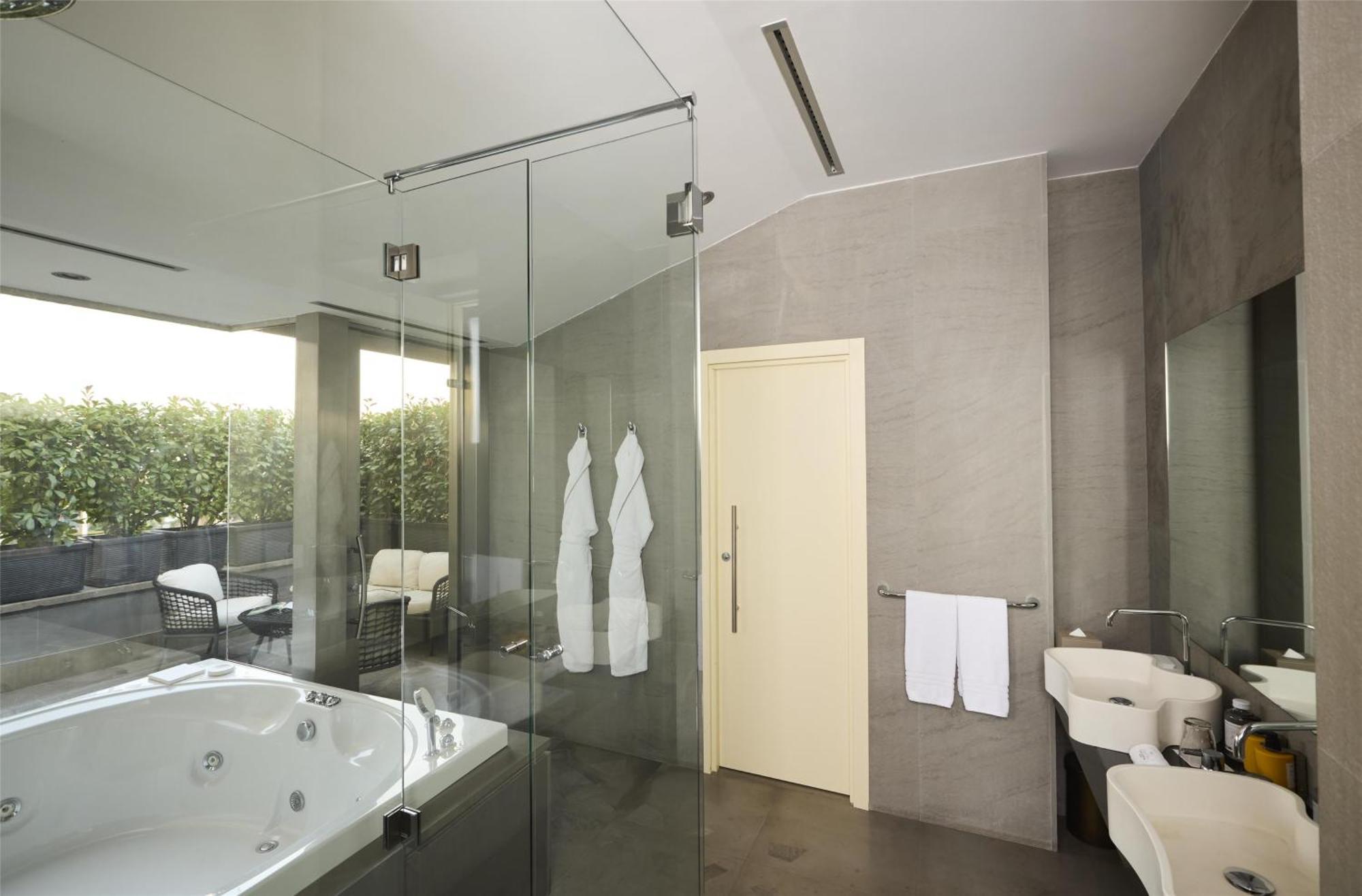 Suite Executive Jacuzzi Extra Bed View,1729992941:JPEG