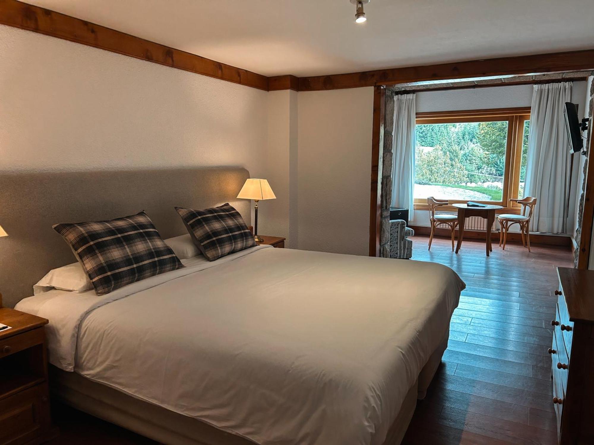 Quarto Duplo com Vista das Montanhas