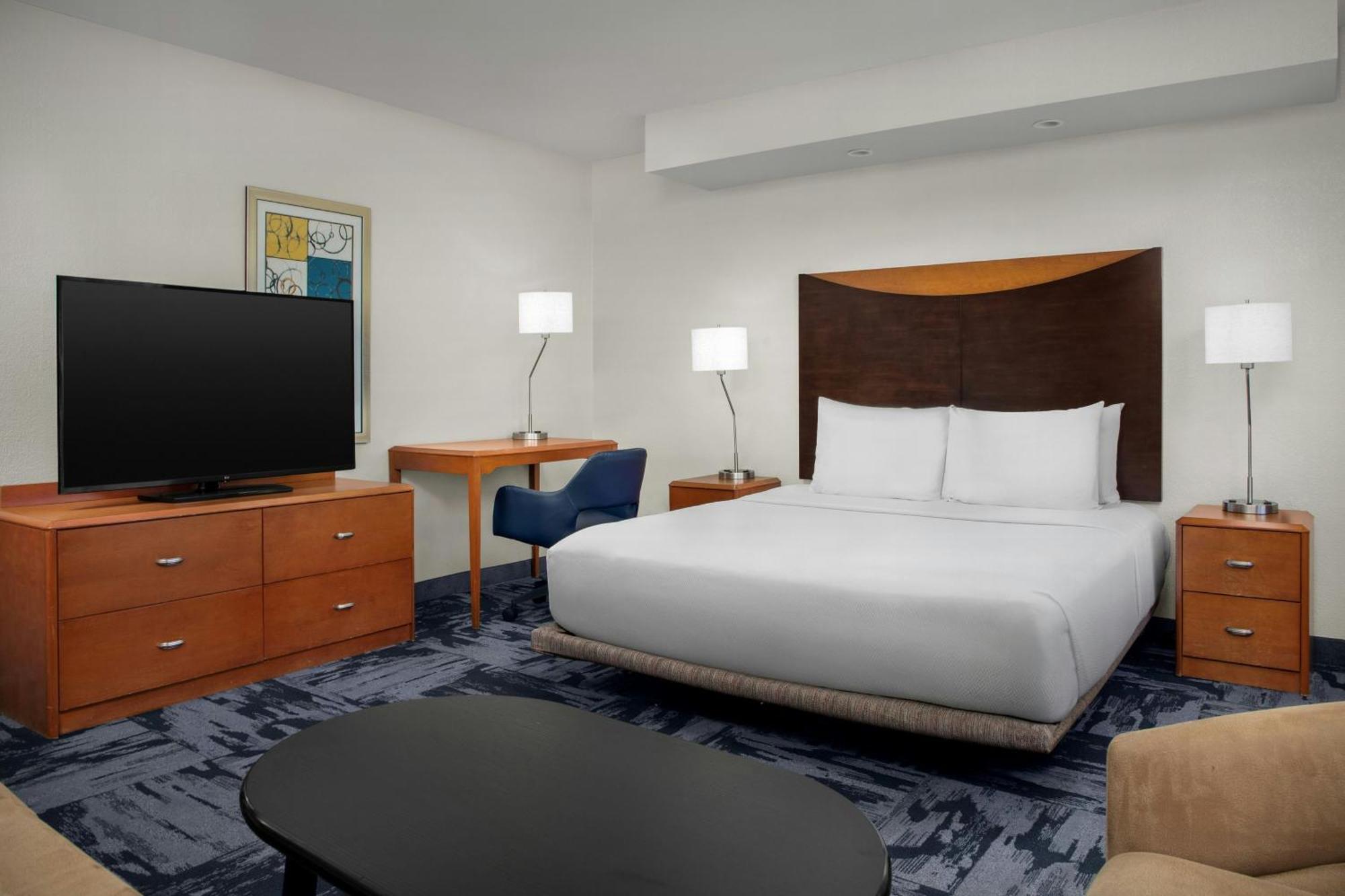 King Room Bathtub Sofa Bed Mobility Access or Hearing Accessible,1706842779:JPEG
