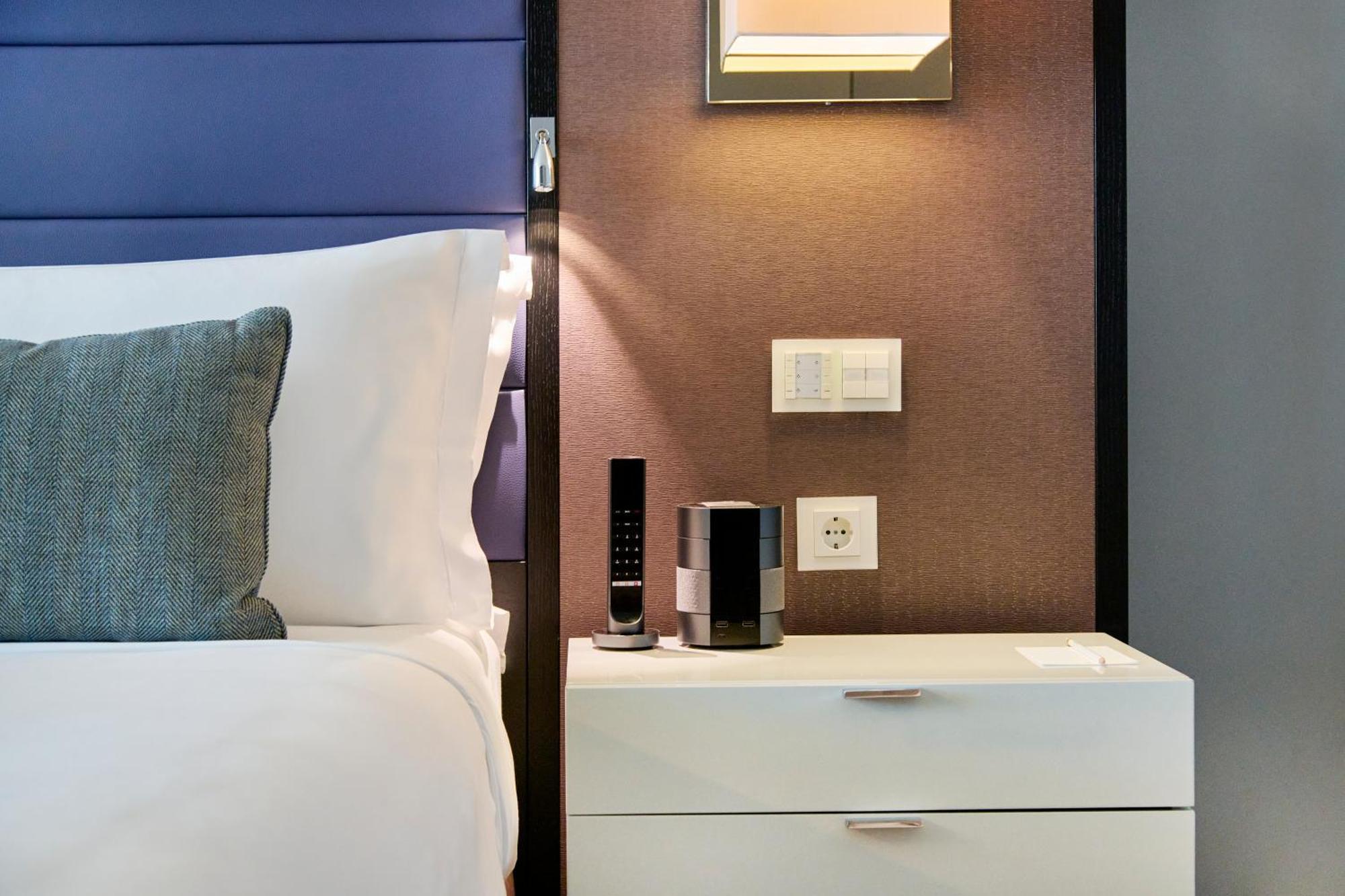Chambre Lit King-Size Confort - Vue sur Jardin