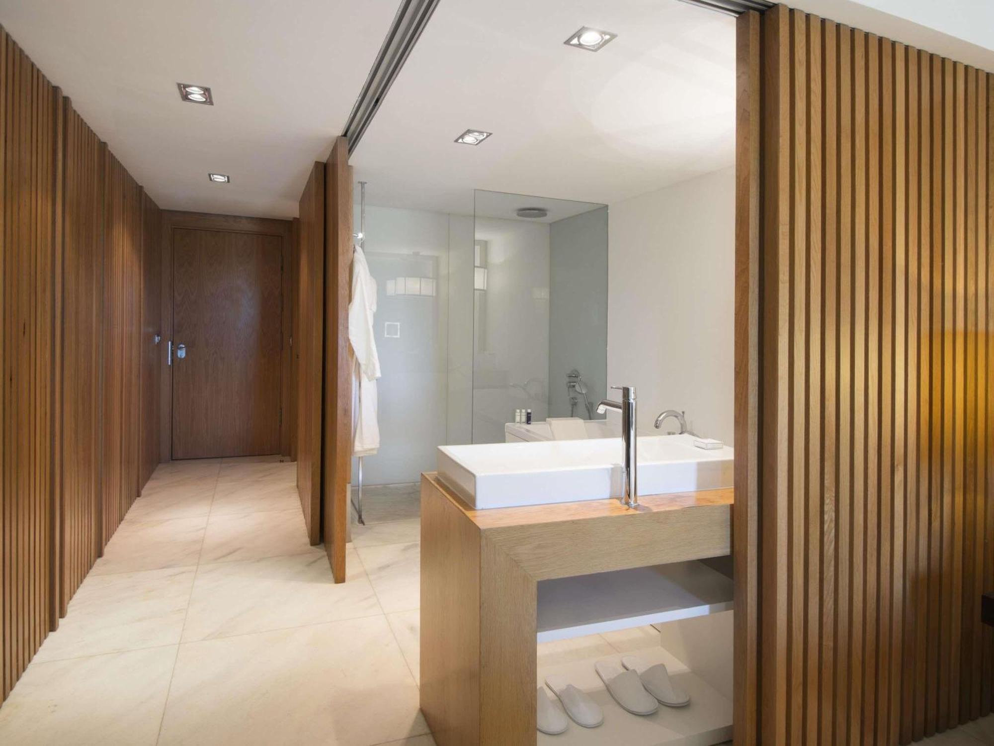 Signature King Room ith Balcony and Pool Access