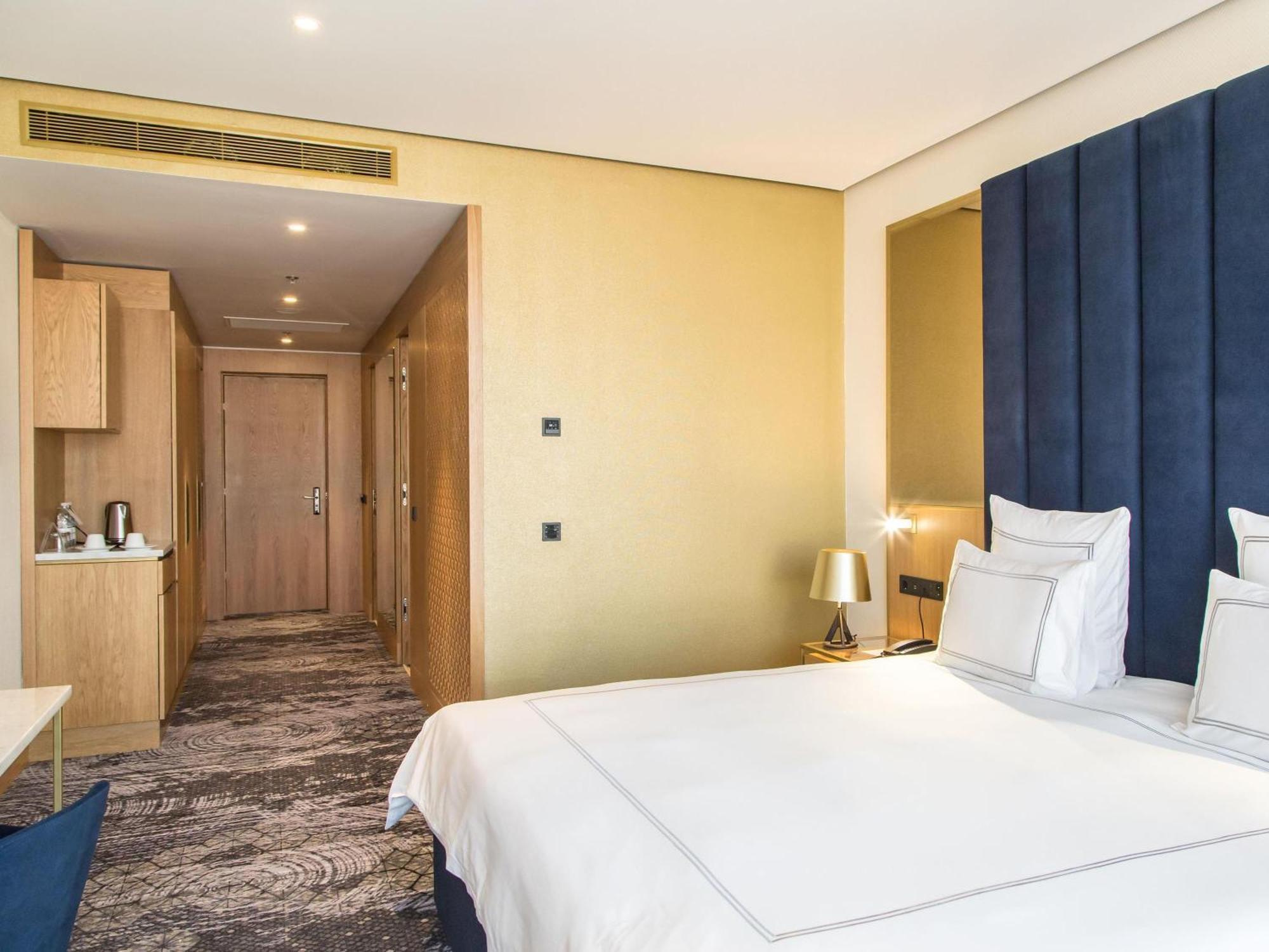 Chambre Lit Queen-Size Classique