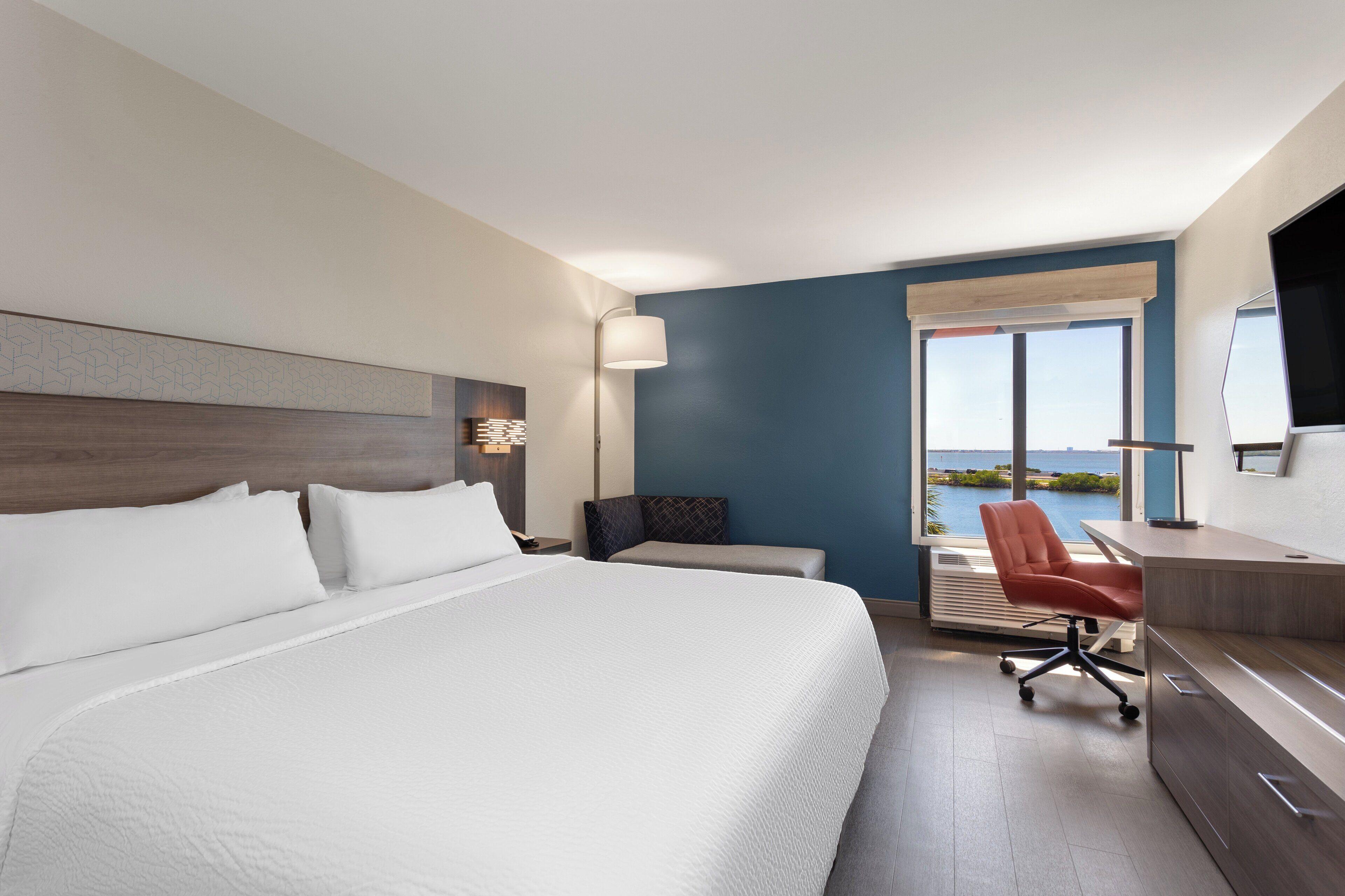 Standard King Room with Bay View