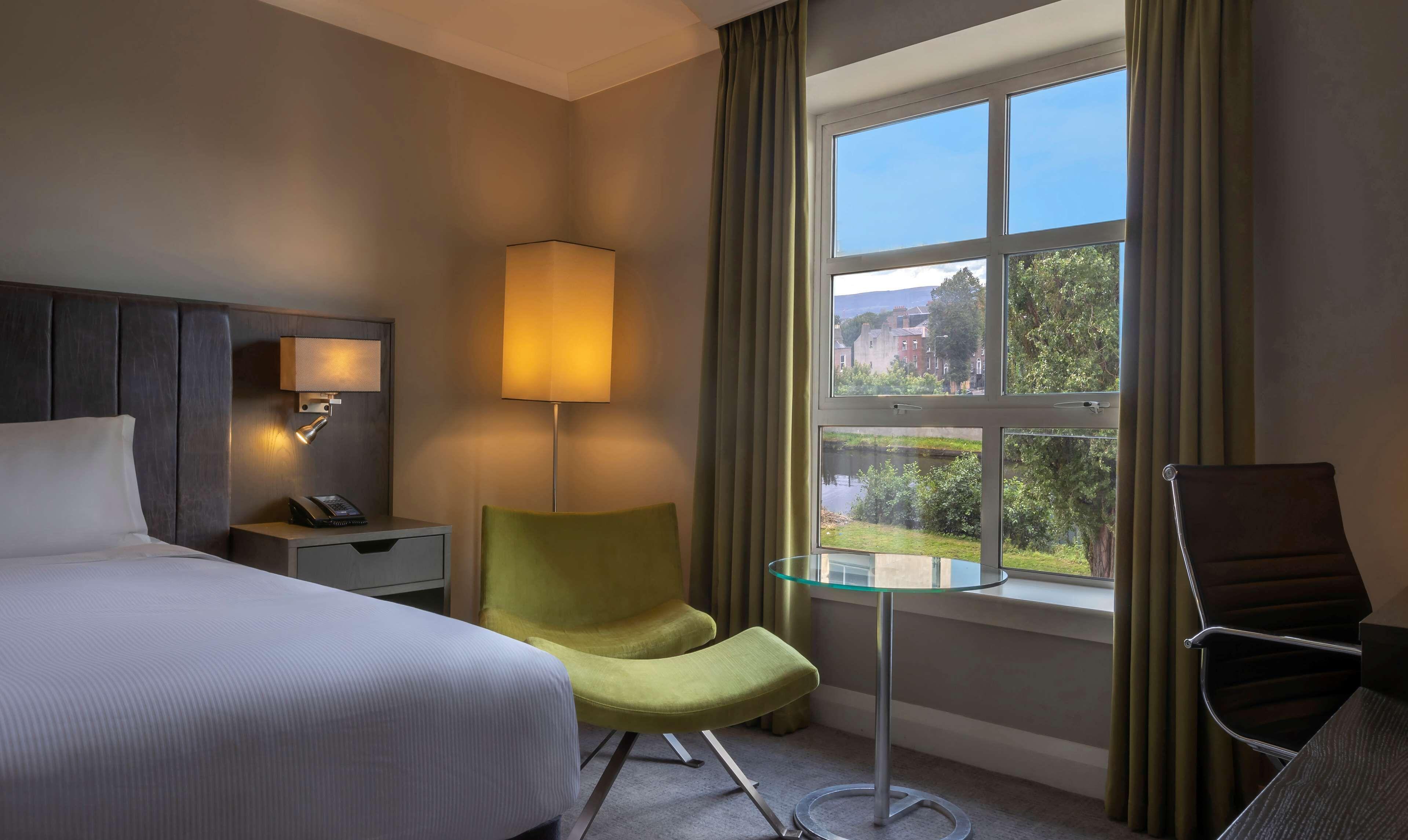 Quarto Queen Standard com Vista Canal
