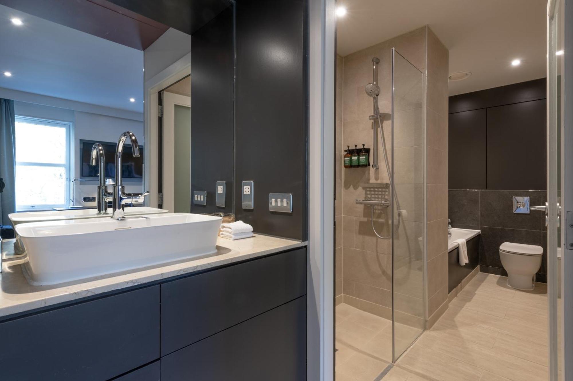 Suite avec Vue sur le Château