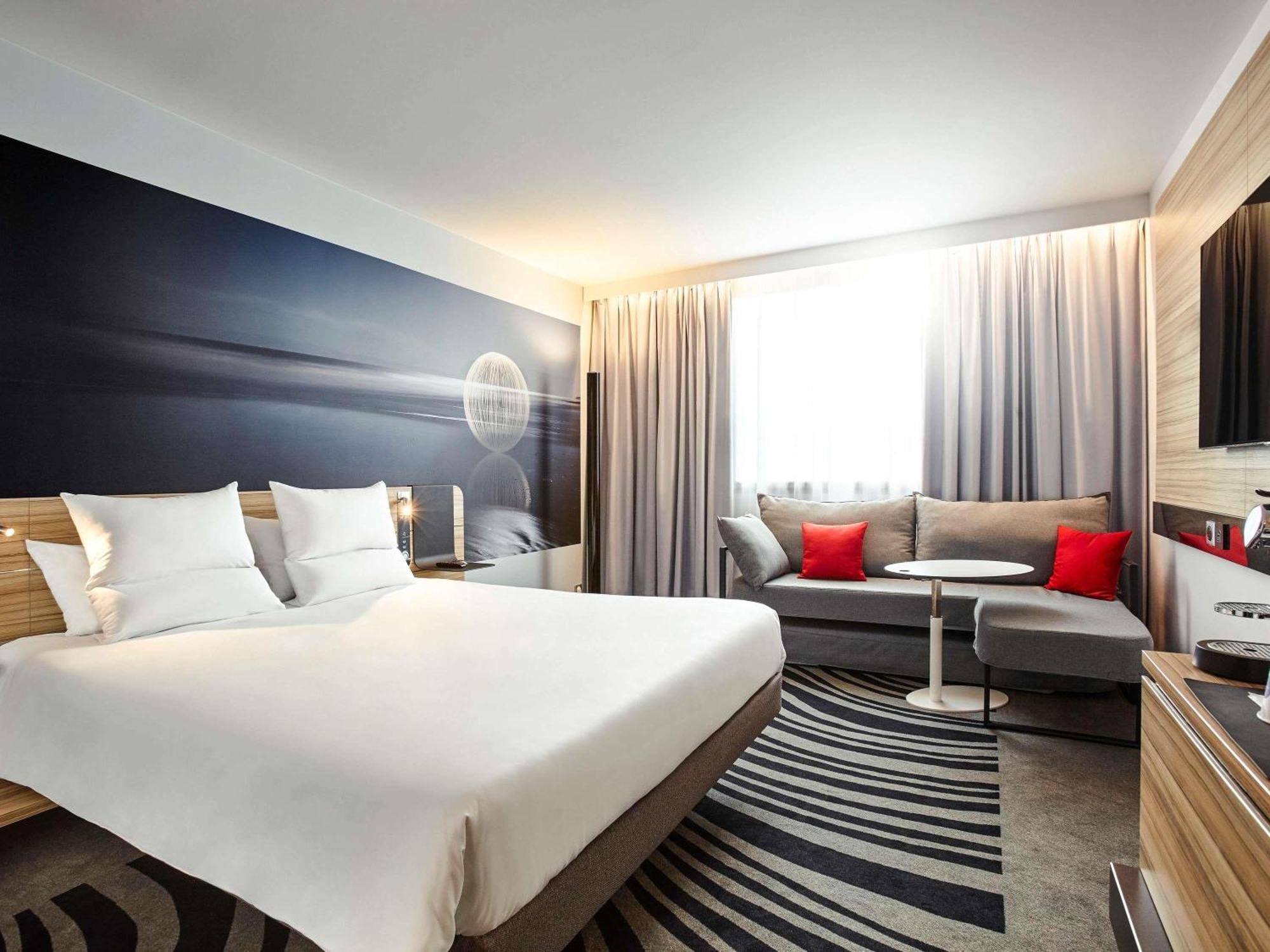 Superior Kamer met 1 Tweepersoonsbed en een Bank.