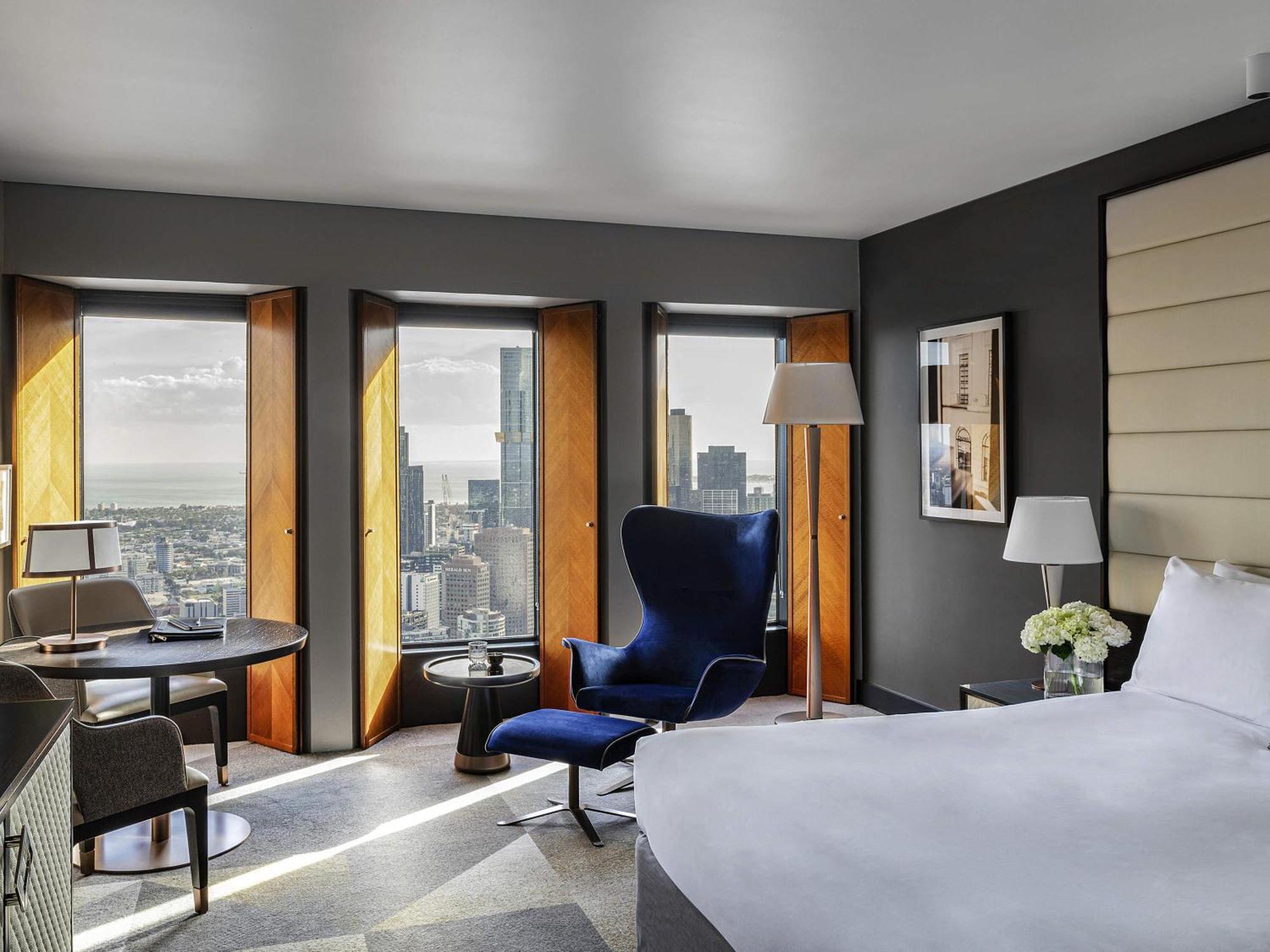 Superior King Room with Bay and River View